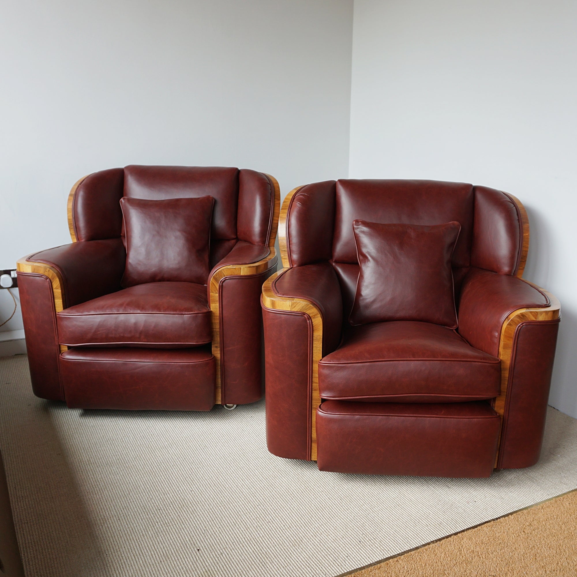 Vintage Art Deco Chestnut Leather Lounger Armchairs - Jeroen Markies Art Deco