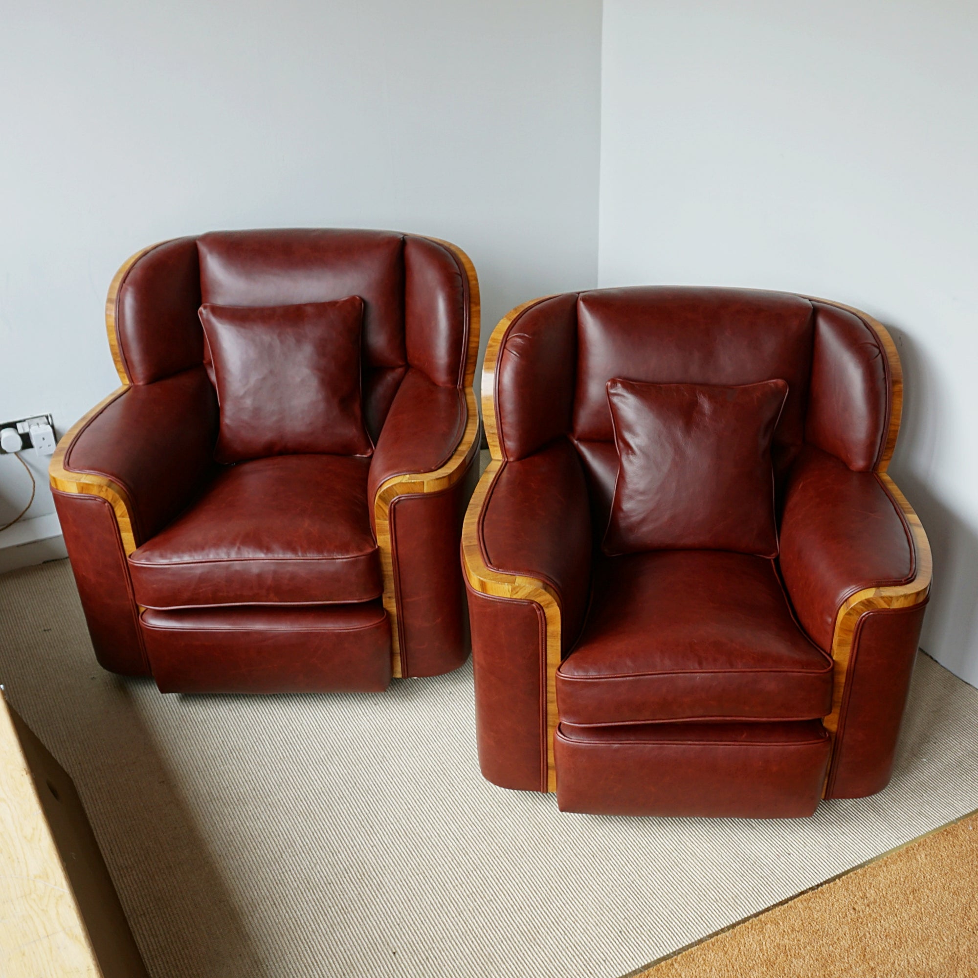 Vintage Art Deco Chestnut Leather Lounger Armchairs - Jeroen Markies Art Deco