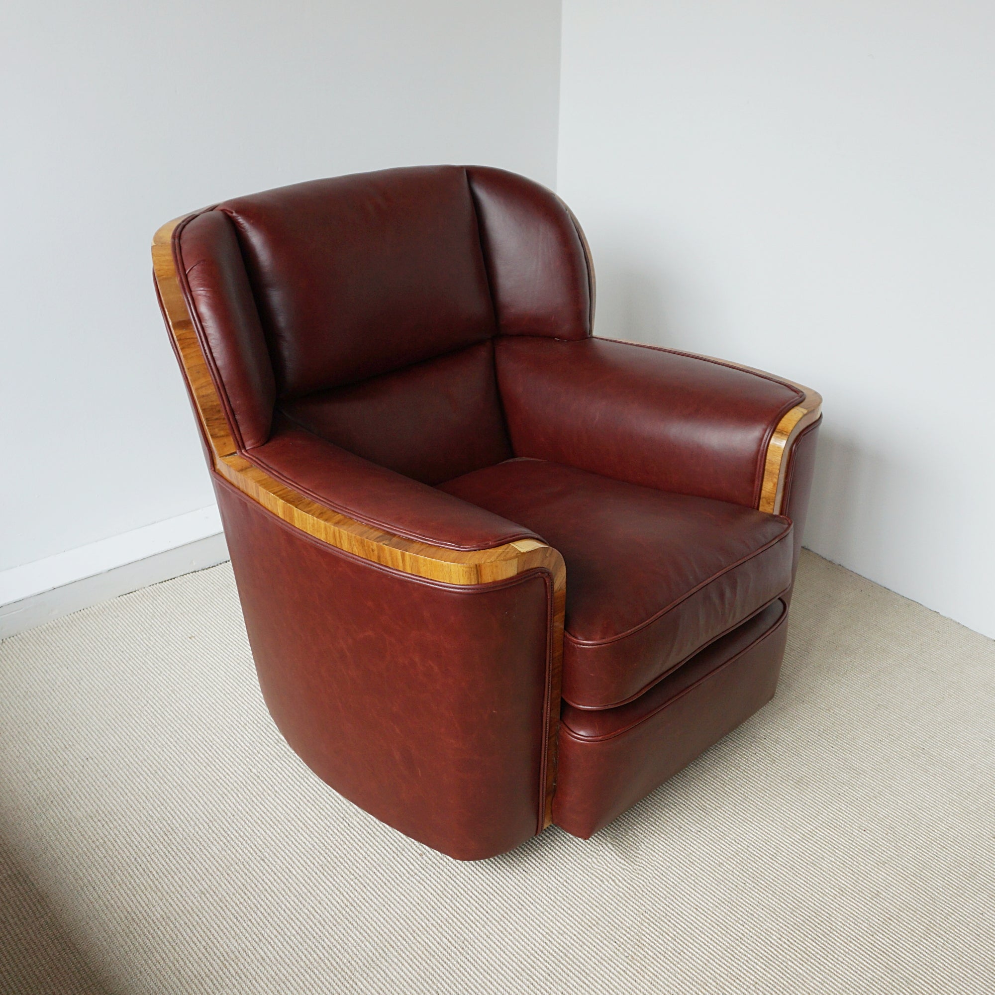 Vintage Art Deco Chestnut Leather Lounger Armchairs - Jeroen Markies Art Deco