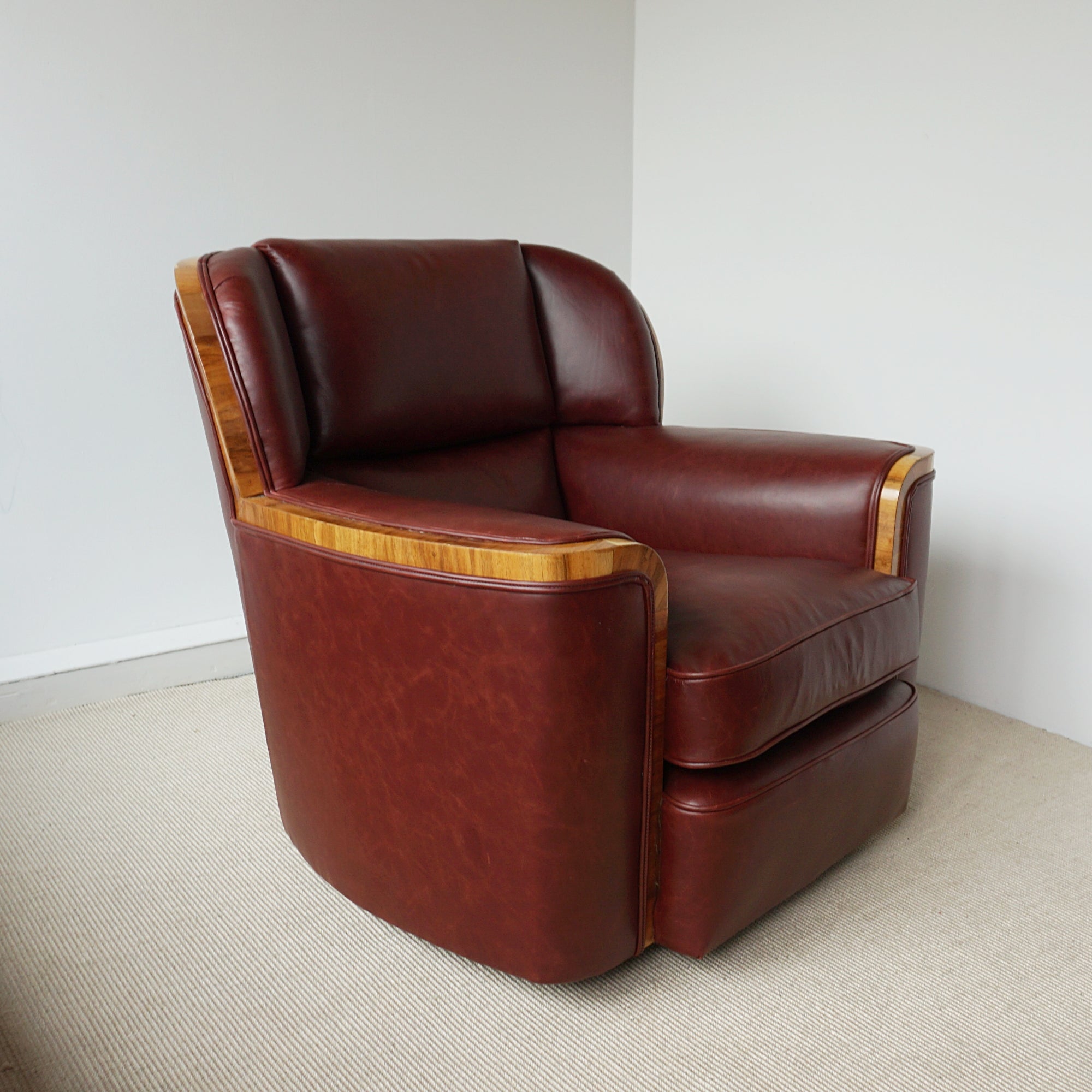 Vintage Art Deco Chestnut Leather Lounger Armchairs - Jeroen Markies Art Deco