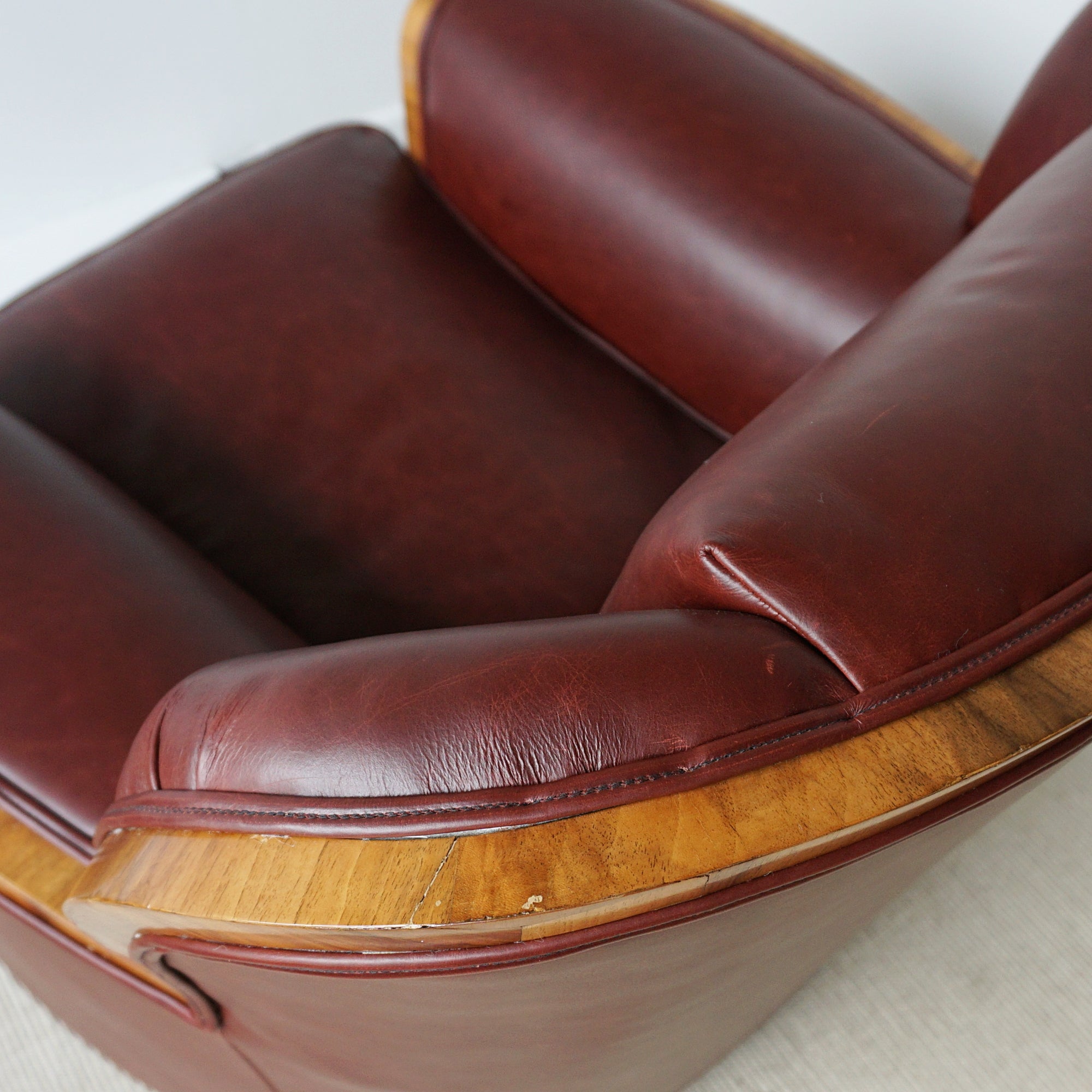 Vintage Art Deco Chestnut Leather Lounger Armchairs - Jeroen Markies Art Deco
