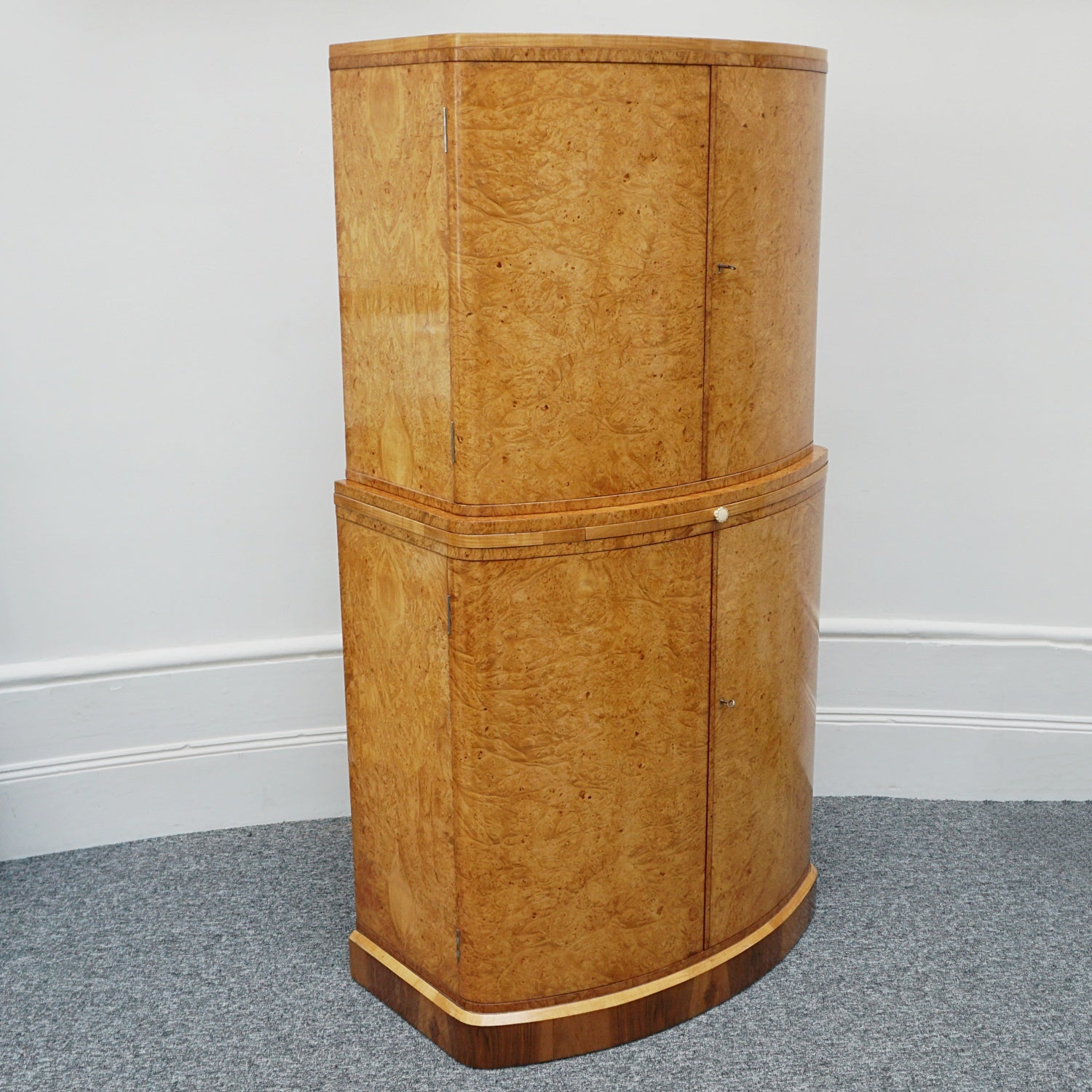 Original English Art Deco Drinks Cabinet by Harry.& Lou Epstein - Jeroen Markies Art Deco