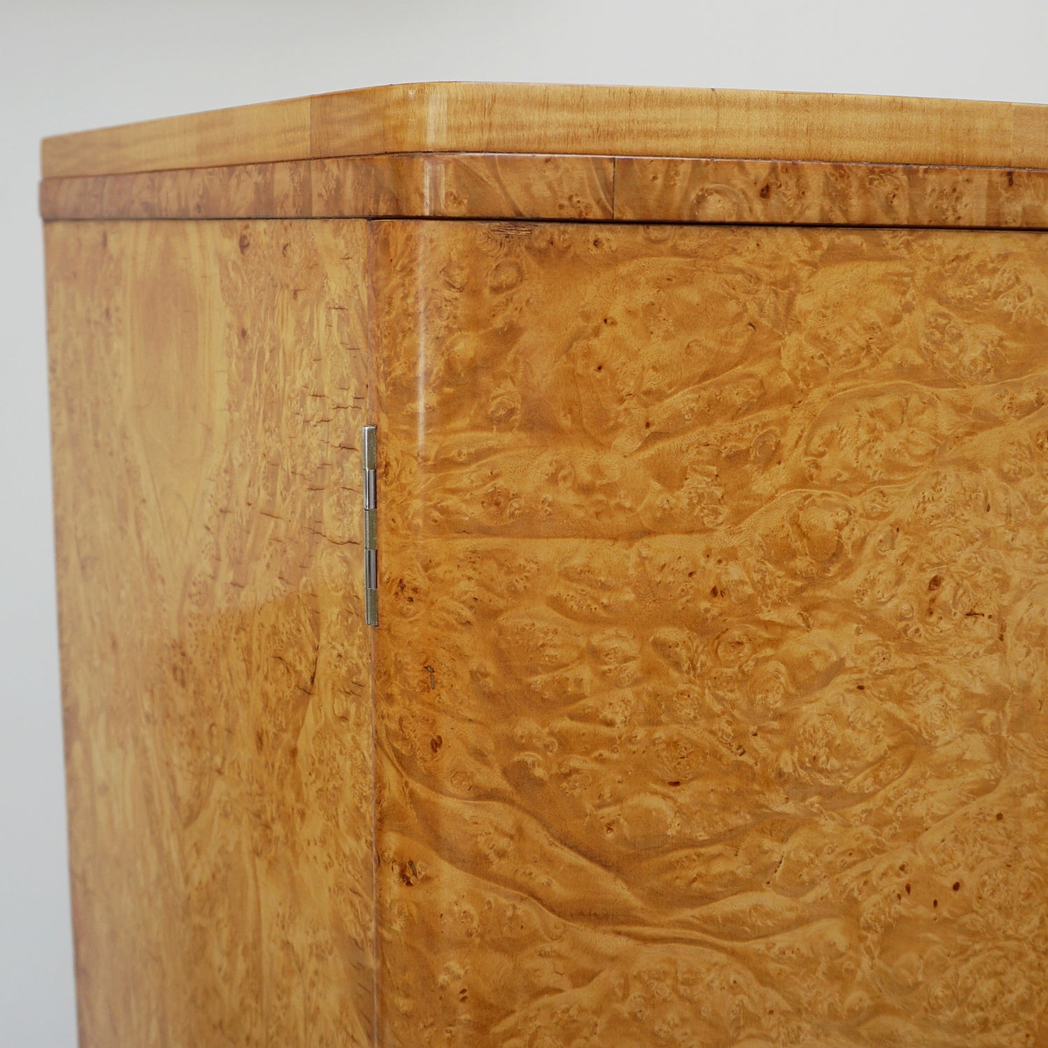 Original English Art Deco Drinks Cabinet by Harry.& Lou Epstein - Jeroen Markies Art Deco