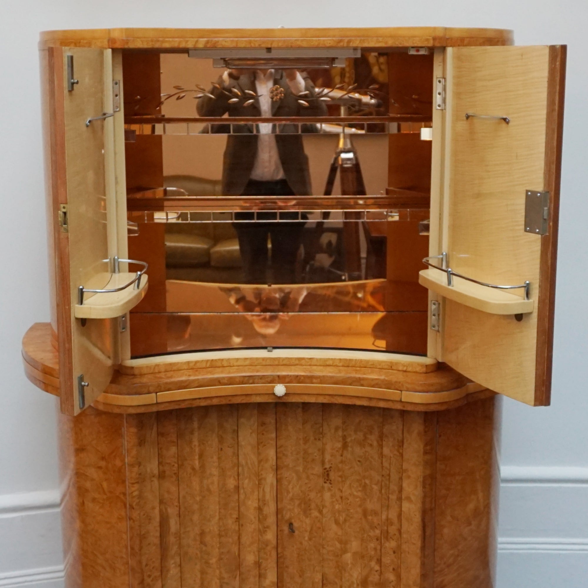Vintage Art Deco Cocktail Cabinet by Harry & Lou Epstein - Jeroen Markies Art Deco