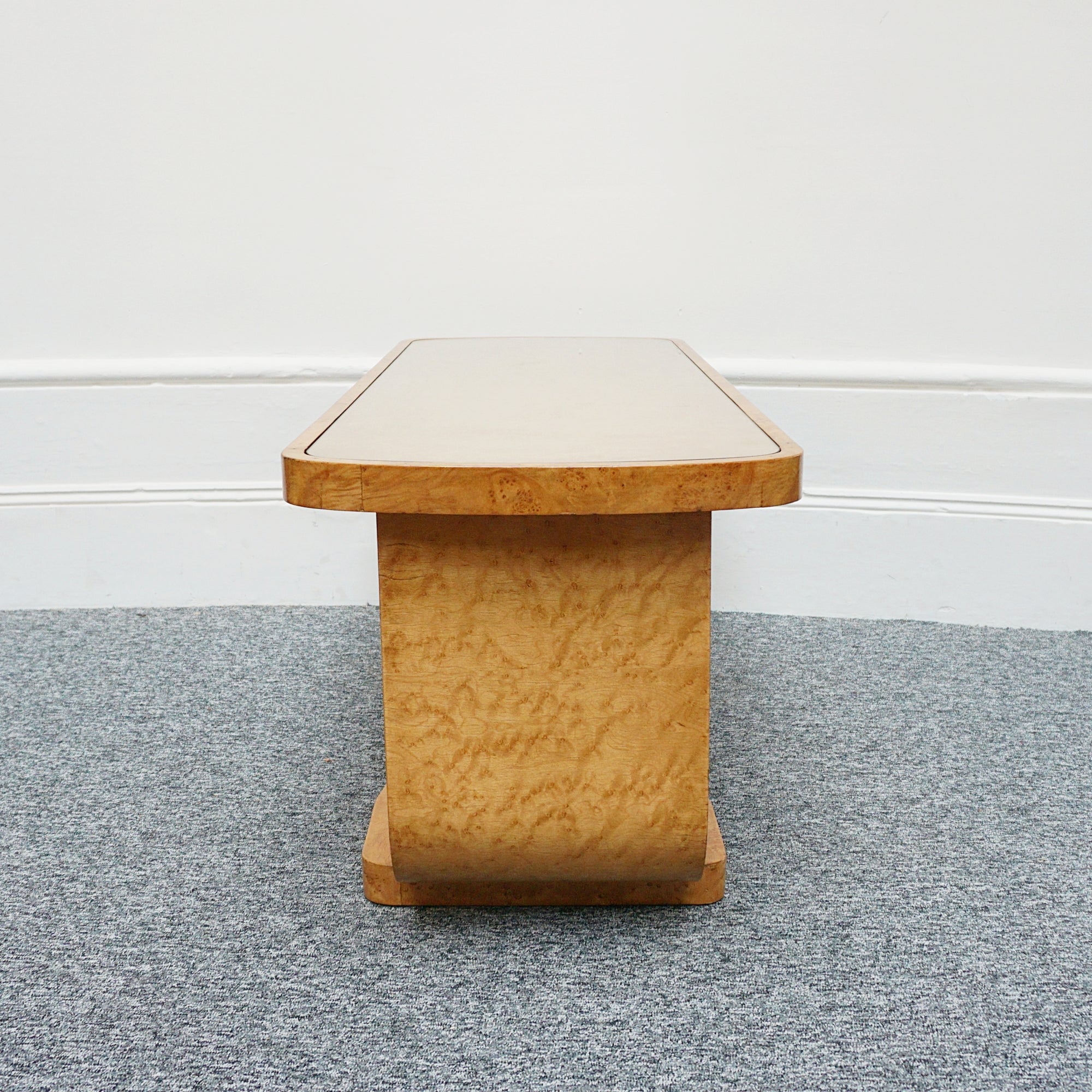 Art Deco Birdseye Maple coffee table. 1930s Coffee table. Harry & Lou Epstein - Jeroen Markies Art Deco