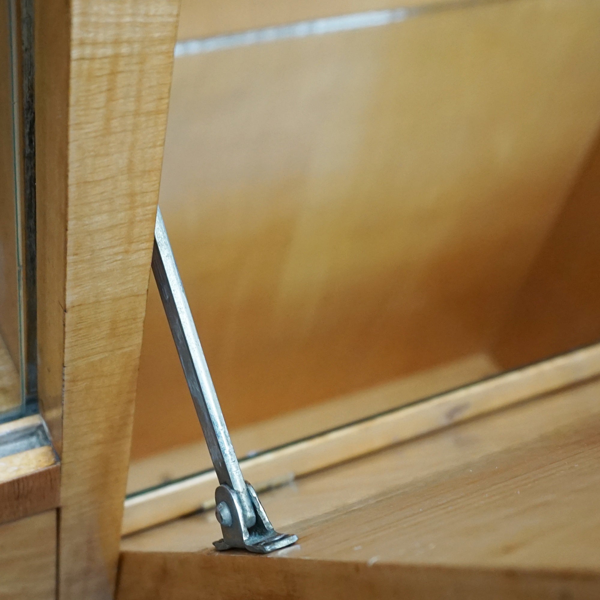 An Art Deco Drinks Cabinet by Heals of London - Jeroen Markies Art Deco