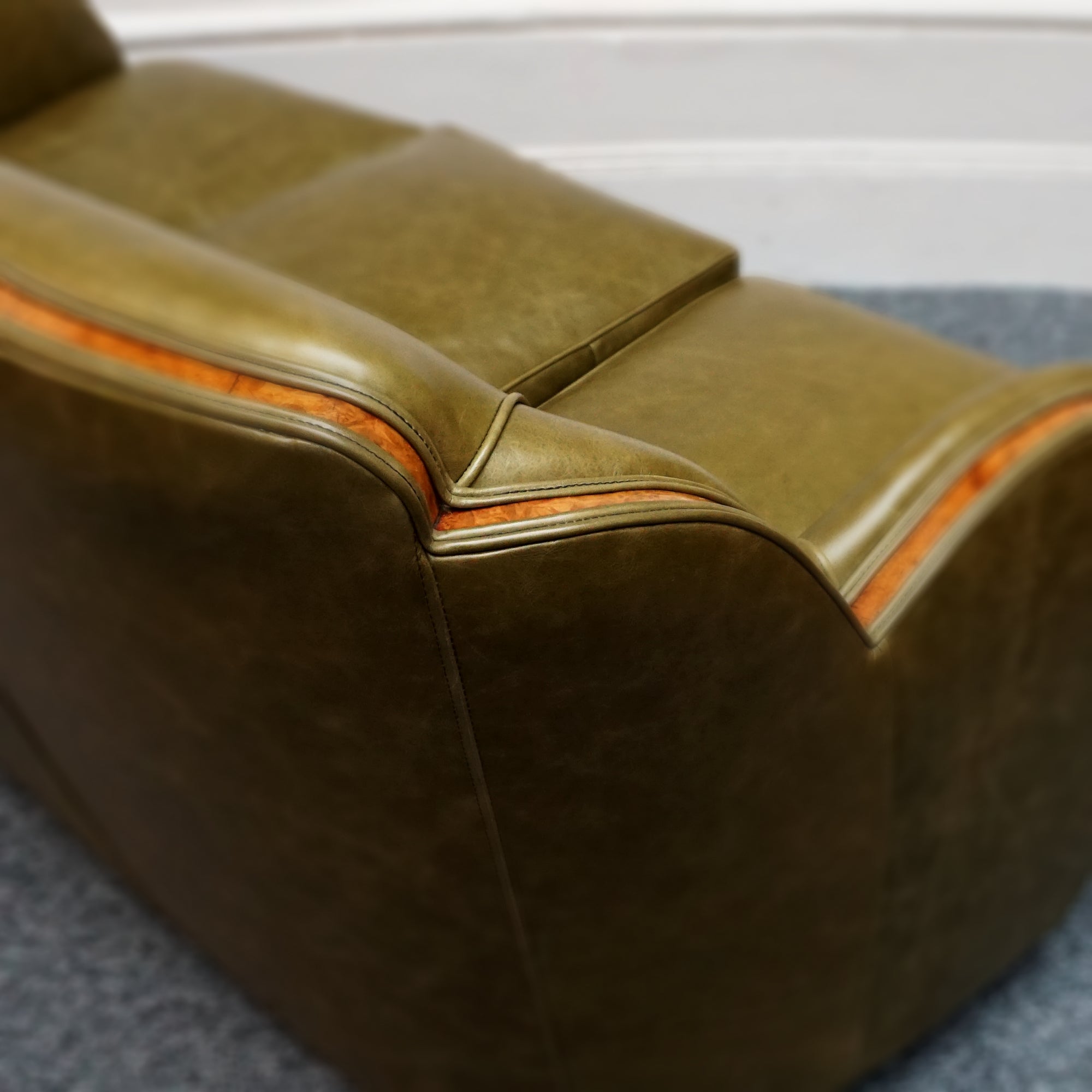 Original Art Deco Green Leather Upholstered Cloud Sofa by Harry & Lou Epstein - Jeroen Markies Art Deco