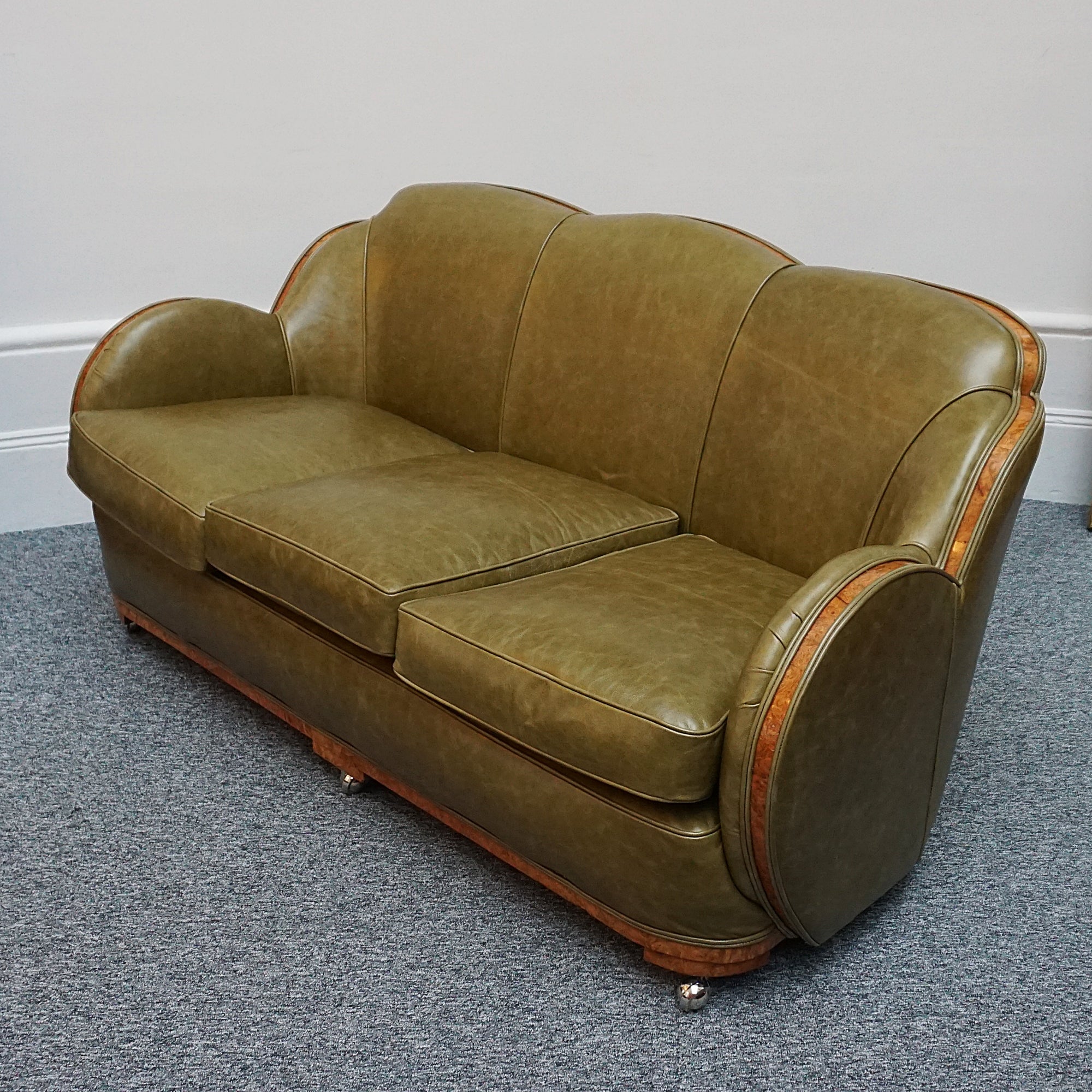 Original Art Deco Green Leather Upholstered Cloud Sofa by Harry & Lou Epstein - Jeroen Markies Art Deco