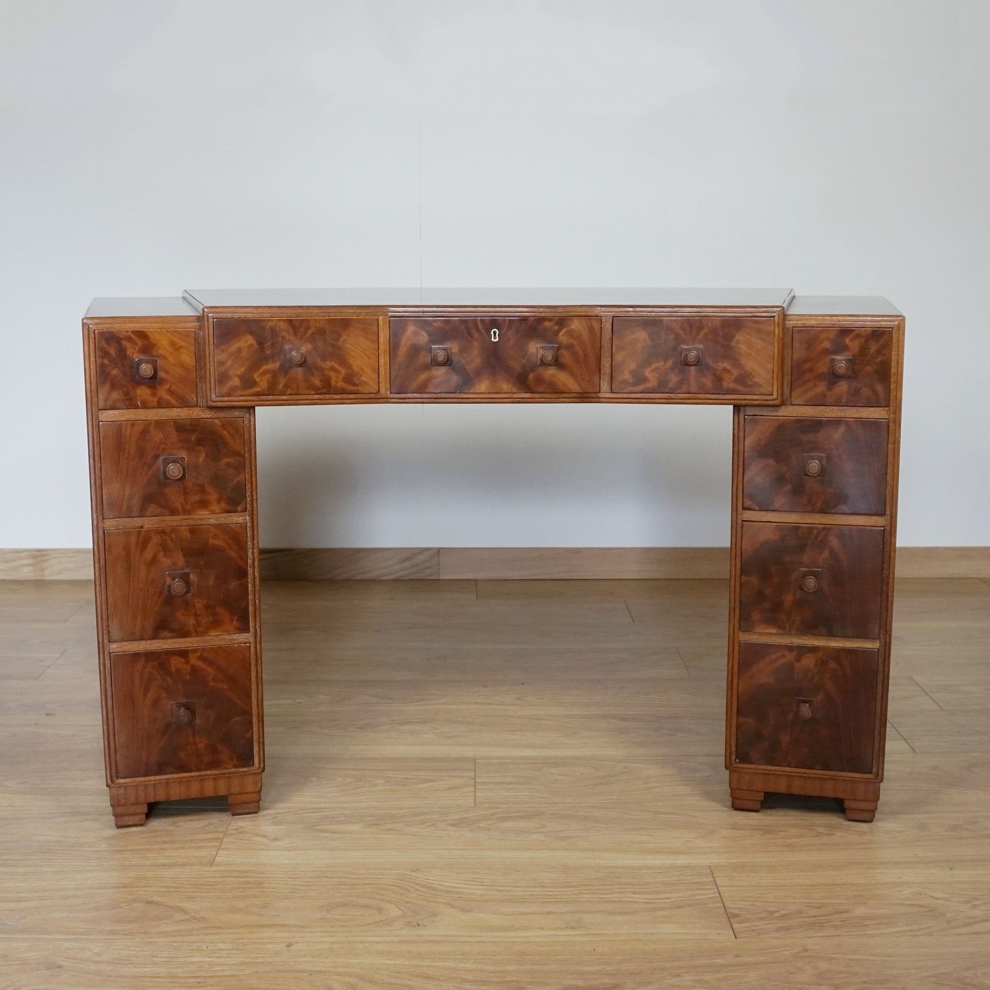 Superb Flame Mahogany Veneered Desk by Heal's of London - Jeroen Markies Art Deco