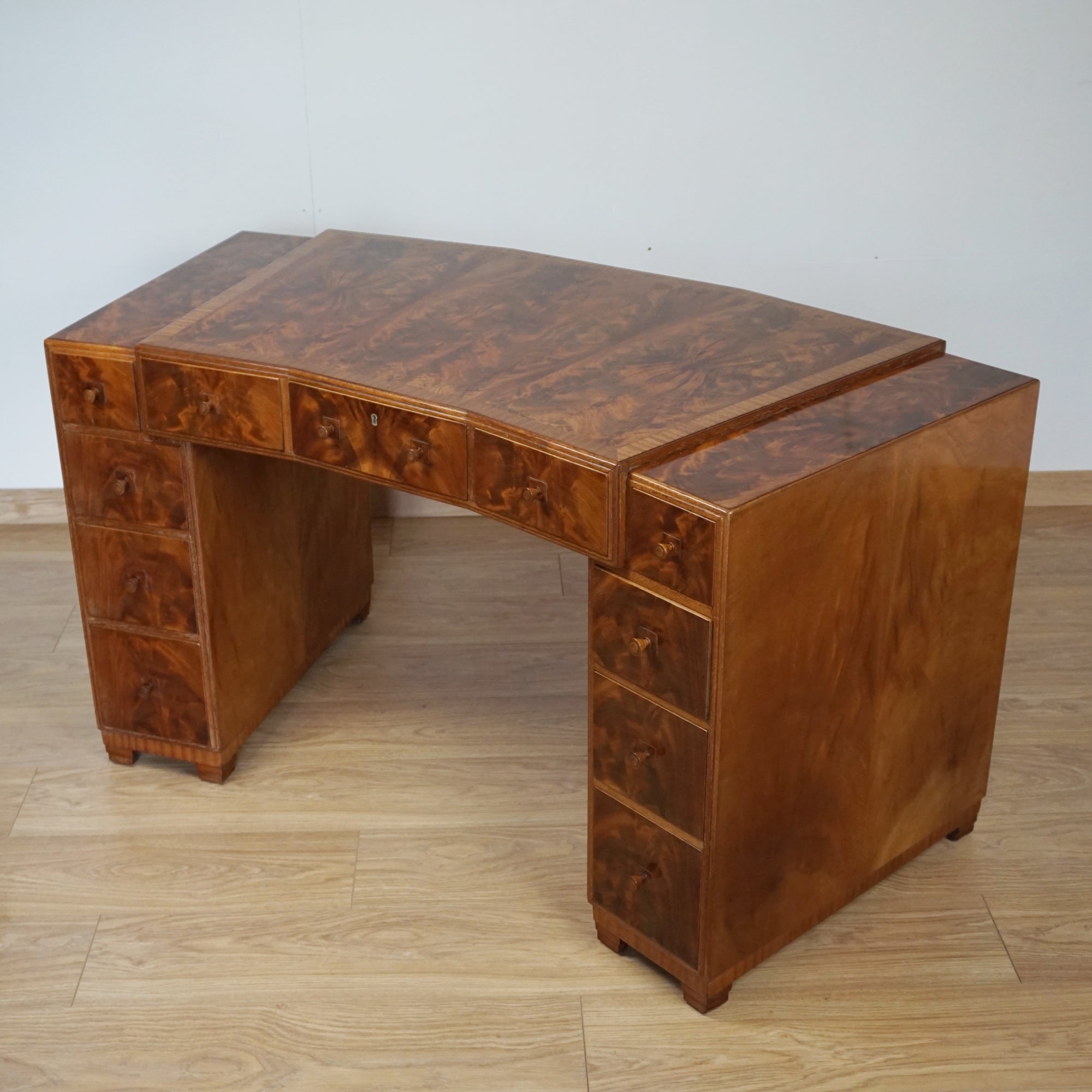 Superb Flame Mahogany Veneered Desk by Heal's of London - Jeroen Markies Art Deco