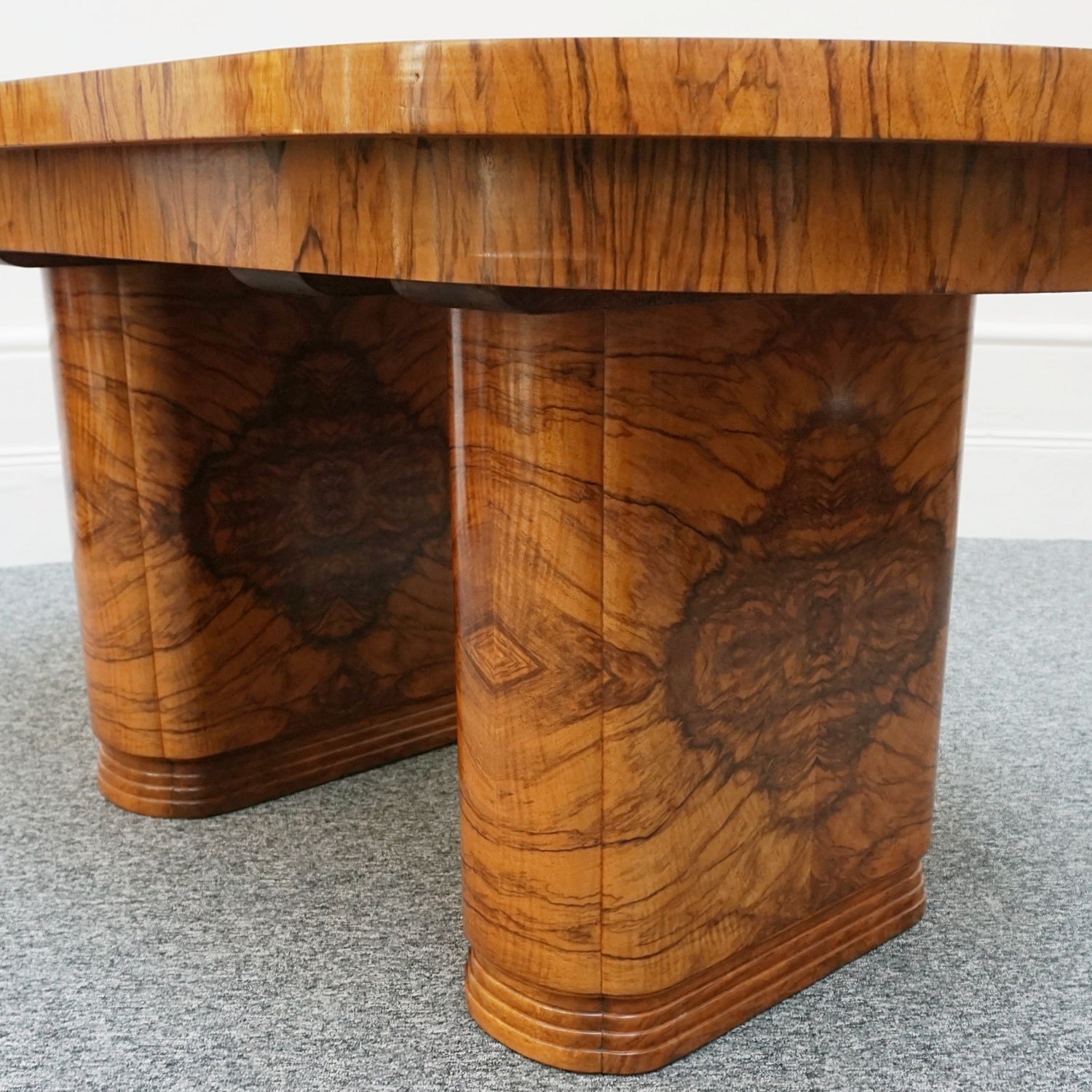Art Deco Eight Seater Extendable Dining Suite by Heal's of London, Burr Walnut - Jeroen Markies Art Deco