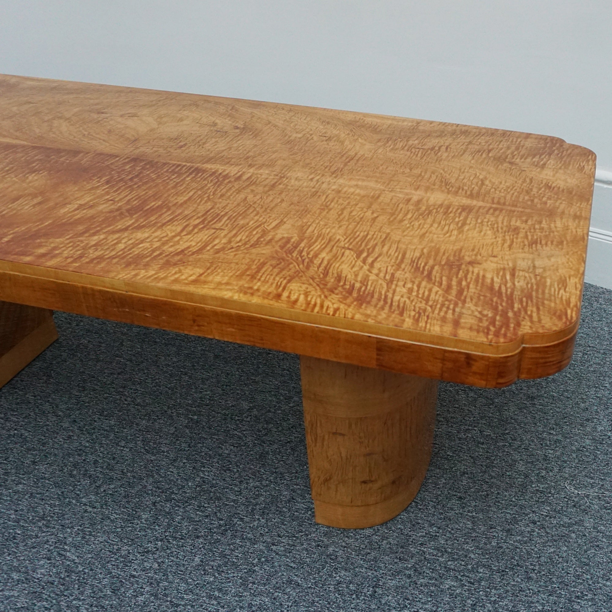 Vintage Six Seater Art Deco Dining Table and Chairs by Harry & Lou Epstein - Satinwood Veneer - Jeroen Markies Art Deco