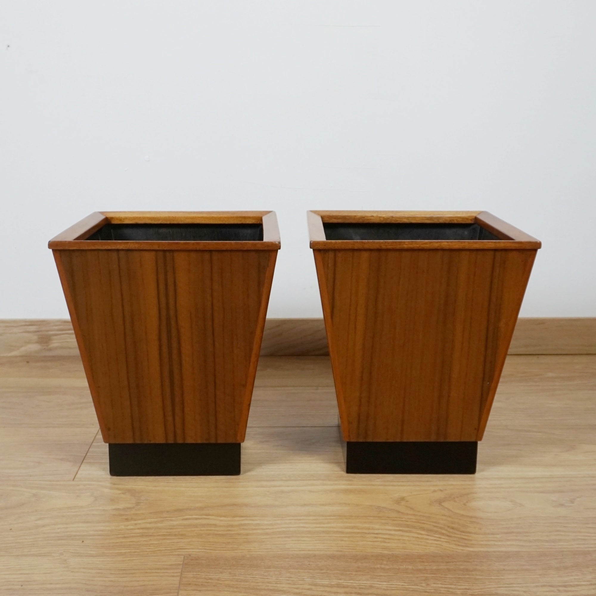 Pair of Figured Walnut Art Deco Waste Paper Baskets - Jeroen Markies Art Deco