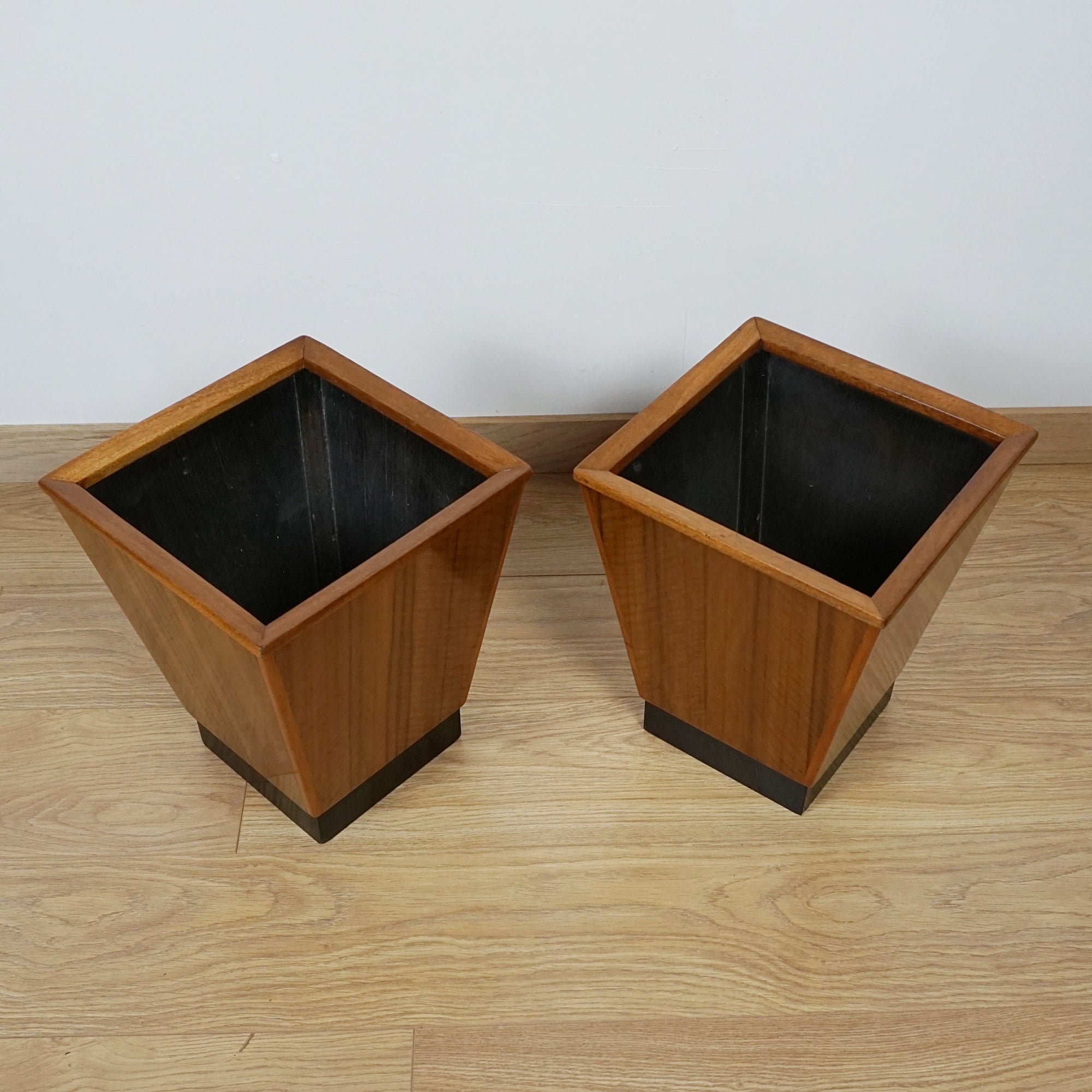 Pair of Figured Walnut Art Deco Waste Paper Baskets - Jeroen Markies Art Deco