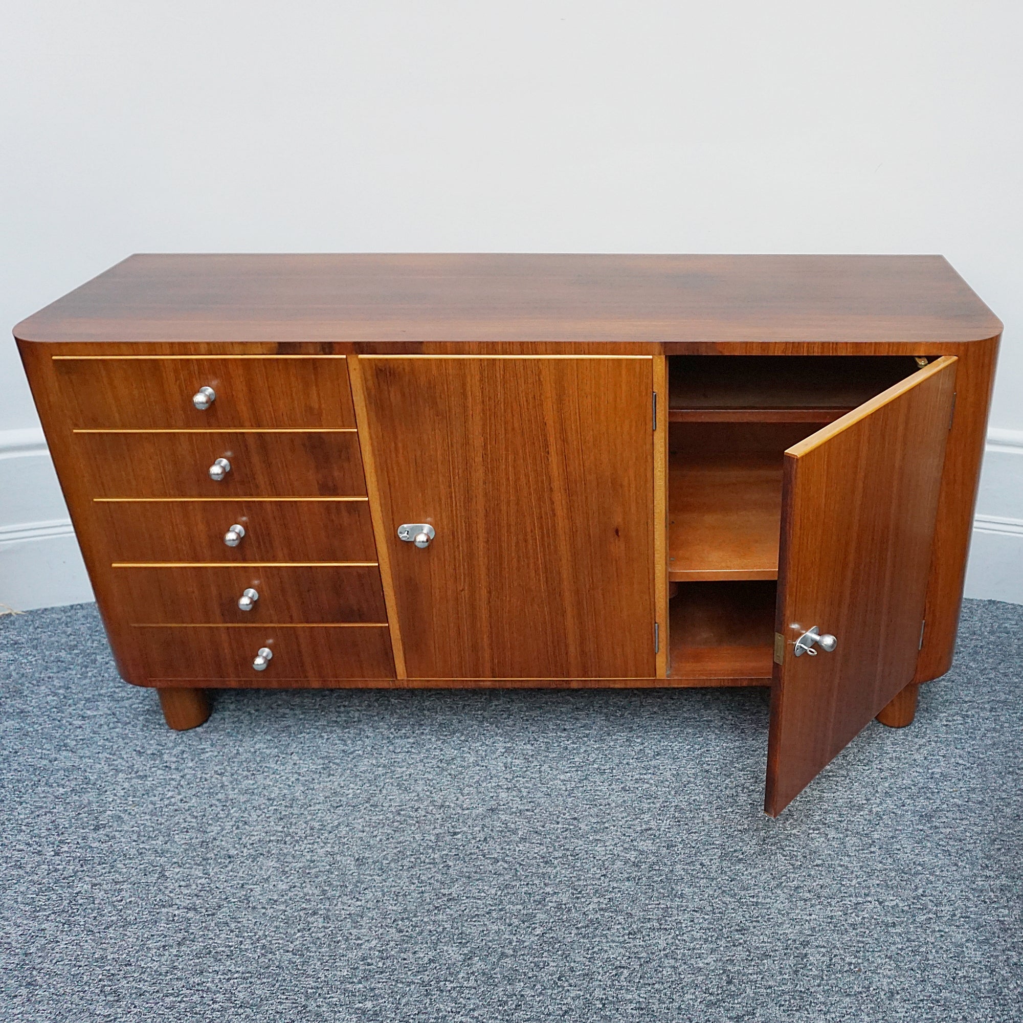 ARt Deco Sideboard by Gordon and Russell. 1930s sideboard. elm wood sideboard. original art deco furniture - Jeroen Markies Art Deco