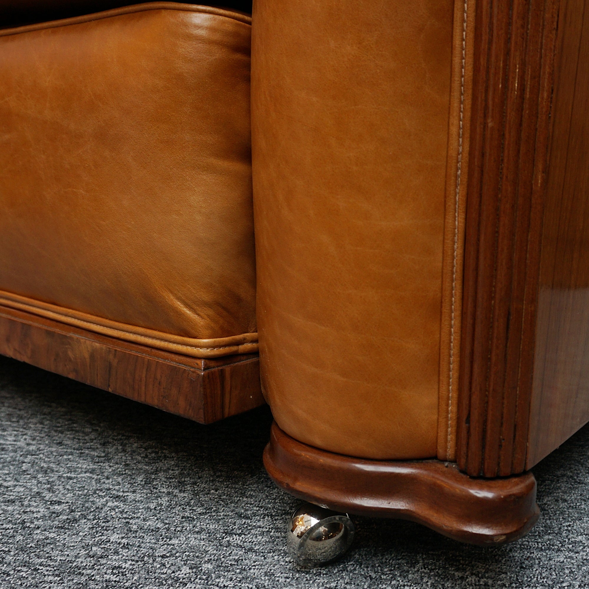 Vintage Brown Leather Art Deco Club Sofa - Jeroen Markies Art Deco