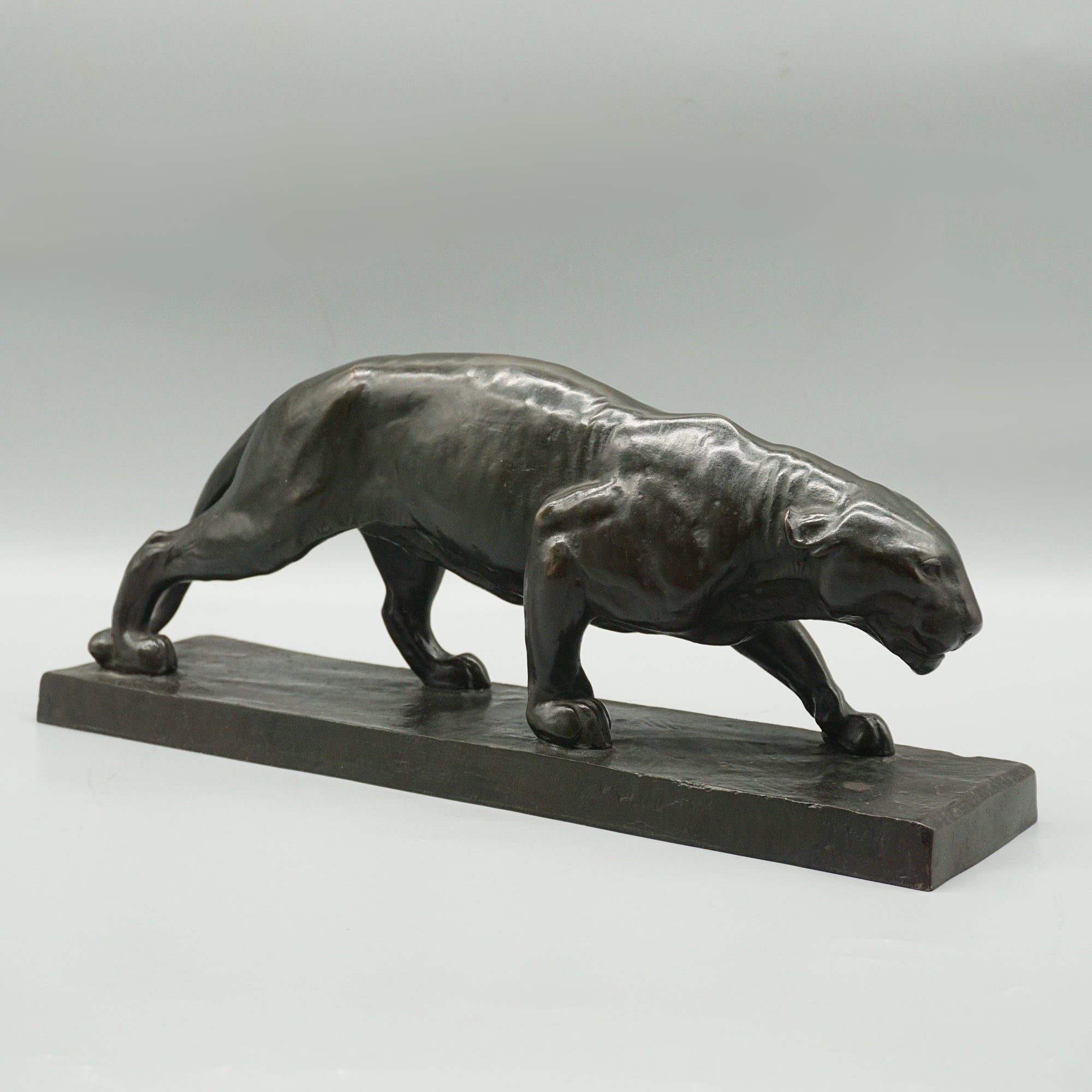 Art Deco Patinated Bronze Sculpture of a Striding Panther by Albert Wille - Jeroen Markies Art Deco