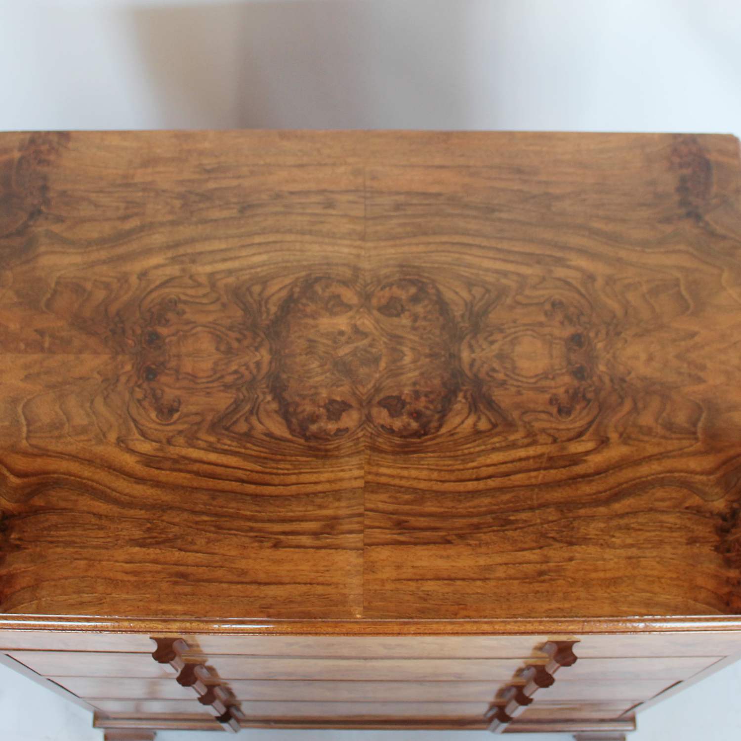 Art deco chest of drawers by Waring & Gillow at Jeroen Markies