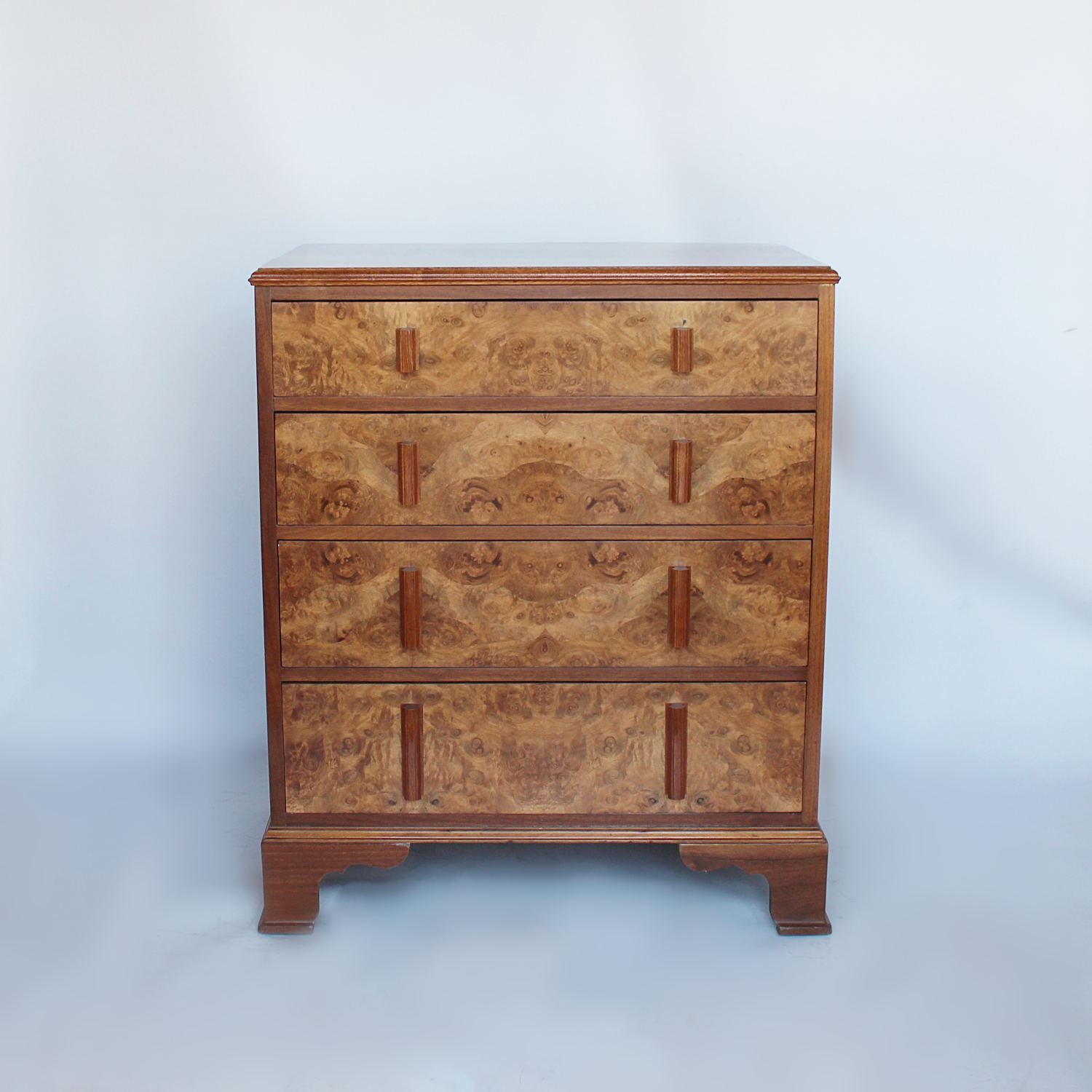 Art deco chest of drawers by Waring & Gillow at Jeroen Markies