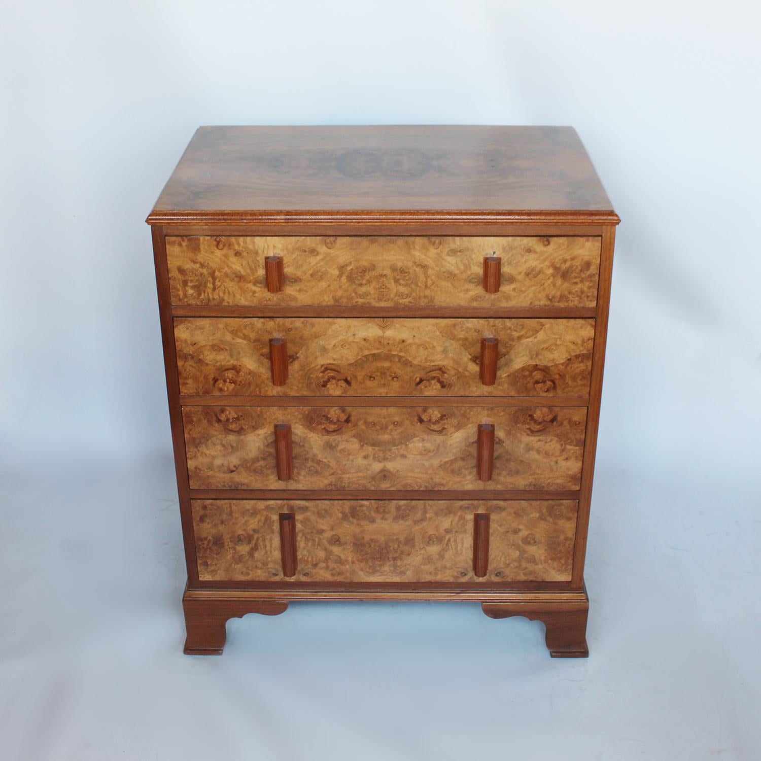 Art deco chest of drawers by Waring & Gillow at Jeroen Markies