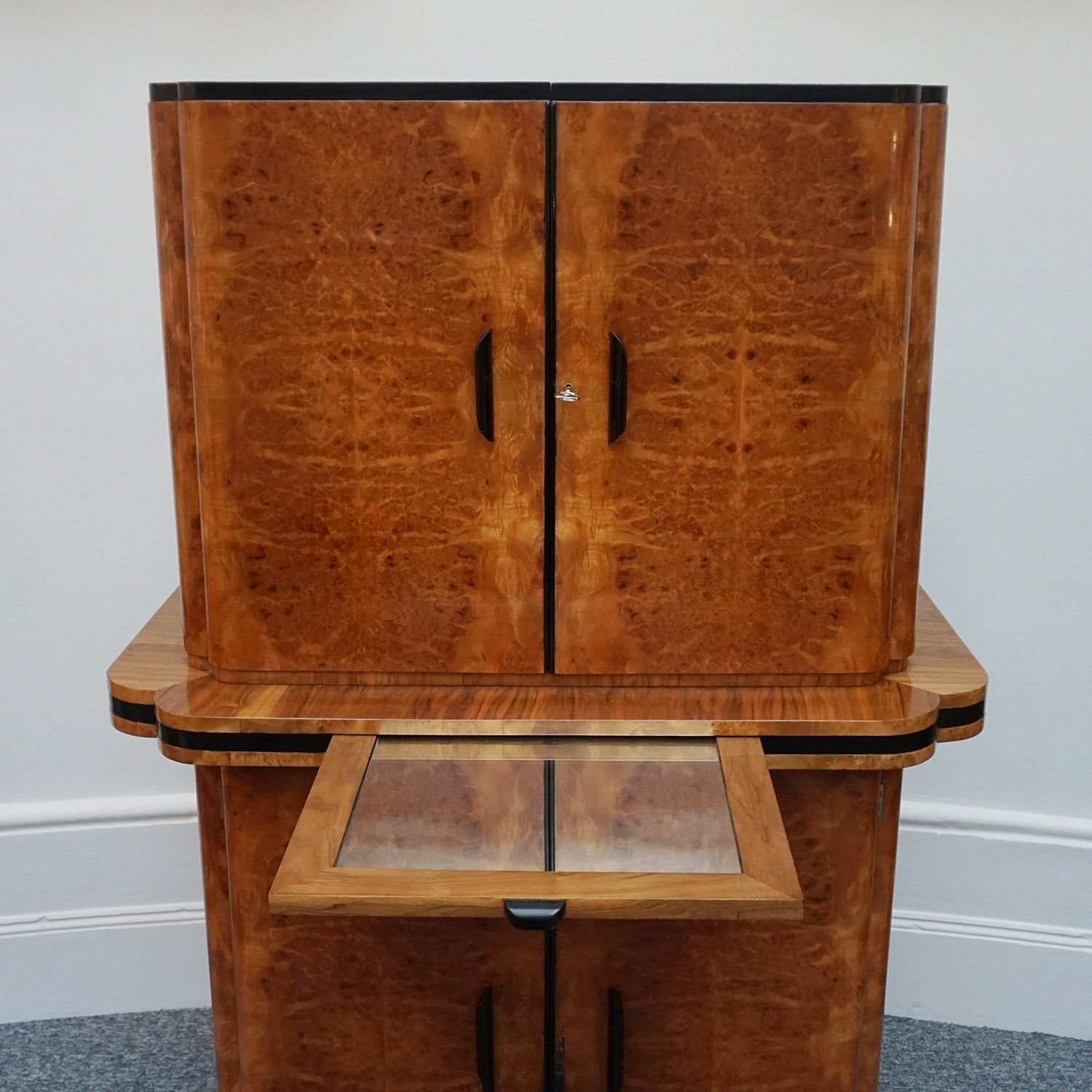 Harry & Lou Epstein Burr Walnut Cocktail Cabinet-Vintage Art Deco Cocktail Bars - Jeroen Markies Art Deco