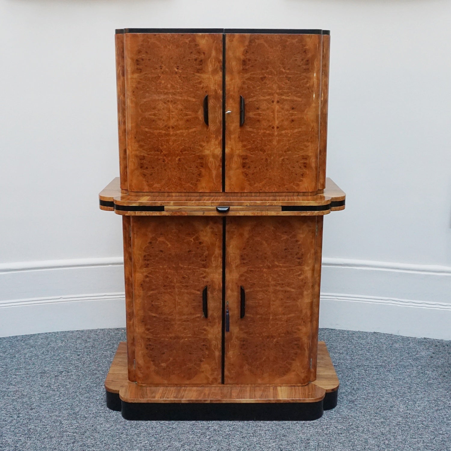 Harry & Lou Epstein Burr Walnut Cocktail Cabinet-Vintage Art Deco Cocktail Bars - Jeroen Markies Art Deco