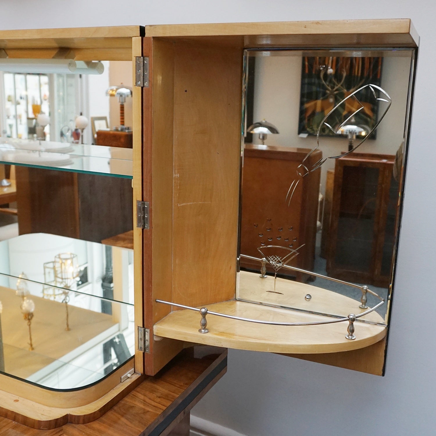 Harry & Lou Epstein Burr Walnut Cocktail Cabinet-Vintage Art Deco Cocktail Bars - Jeroen Markies Art Deco