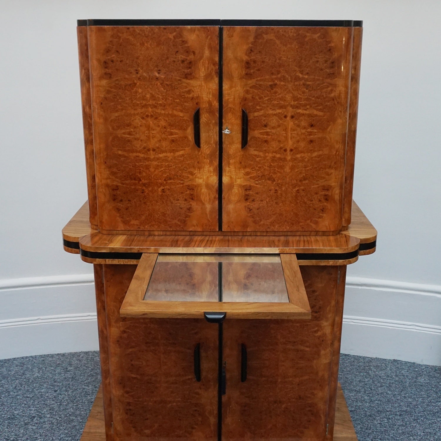 Harry & Lou Epstein Burr Walnut Cocktail Cabinet-Vintage Art Deco Cocktail Bars - Jeroen Markies Art Deco