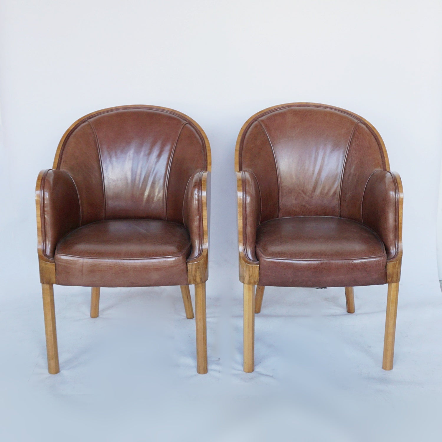 An Original Vintage Art Deco Pair of Armchairs by Harry & Lou Epstein - Jeroen Markies Art Deco