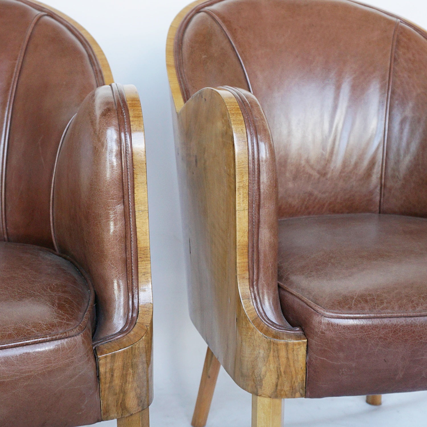 An Original Vintage Art Deco Pair of Armchairs by Harry & Lou Epstein - Jeroen Markies Art Deco