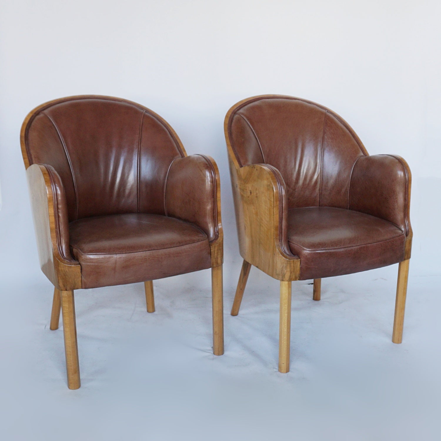 An Original Vintage Art Deco Pair of Armchairs by Harry & Lou Epstein - Jeroen Markies Art Deco