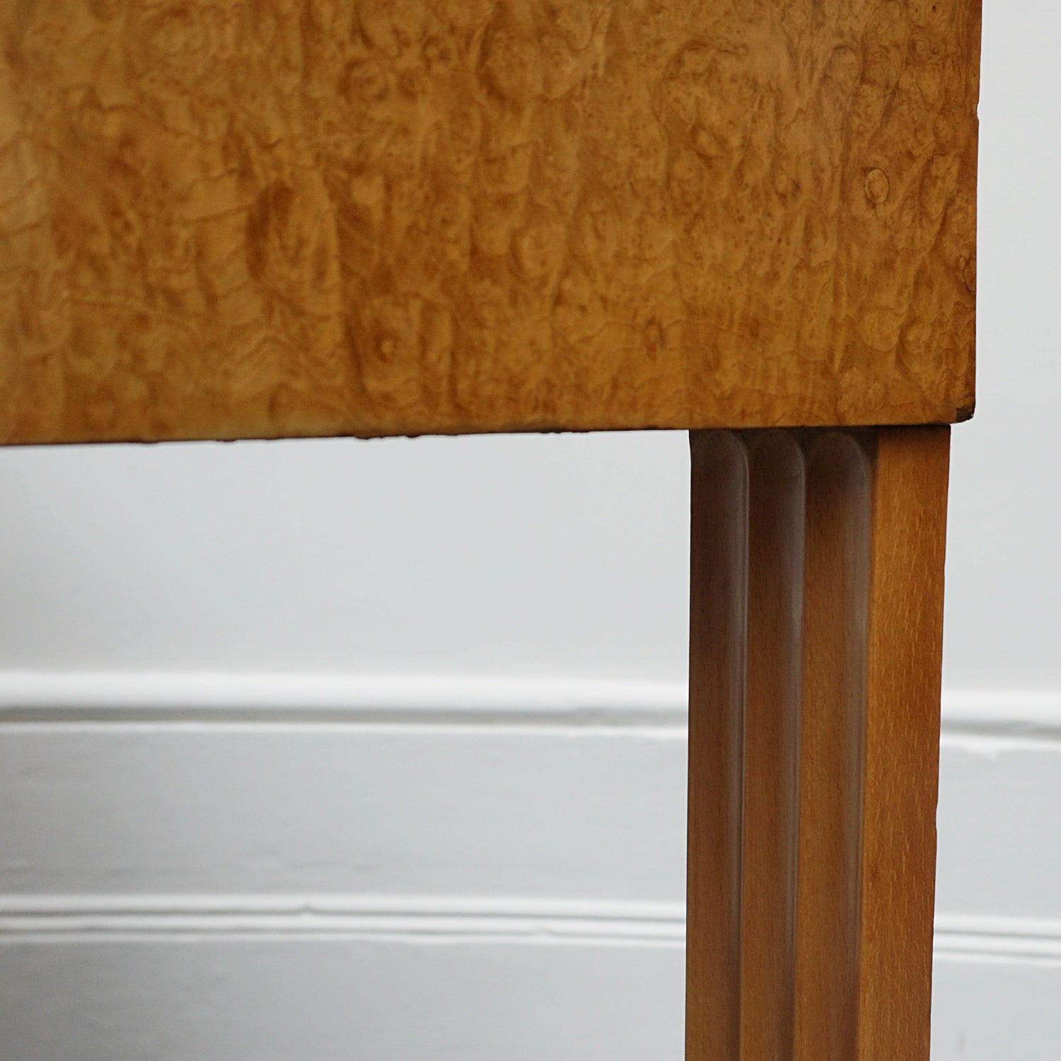 A Vintage Art Deco Burr Walnut Console Table by Harry & Lou Epstein English 1930's - Jeroen Markies Art Deco