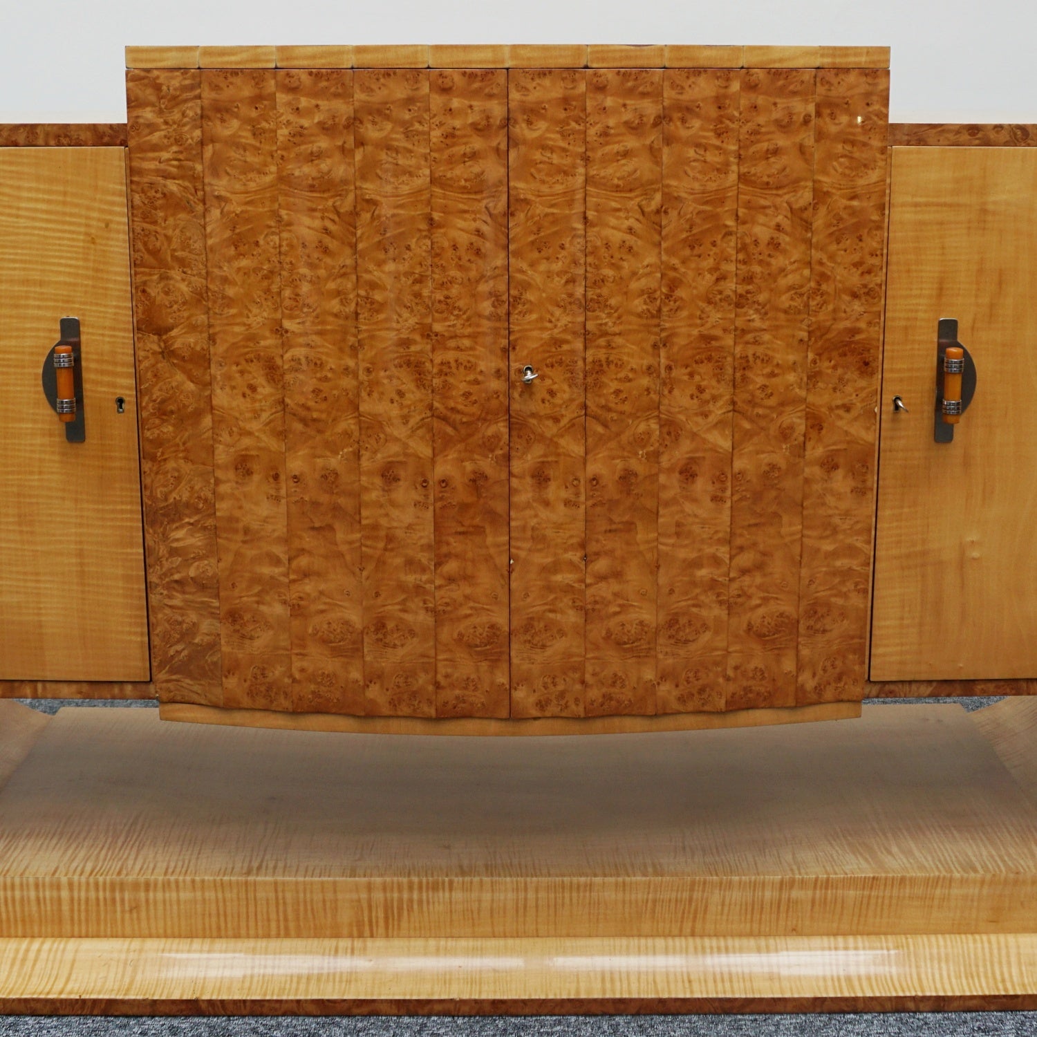 Art Deco Sideboard by Harry & Lou Epstein English, Circa 1935 - Jeroen Markies Art Deco