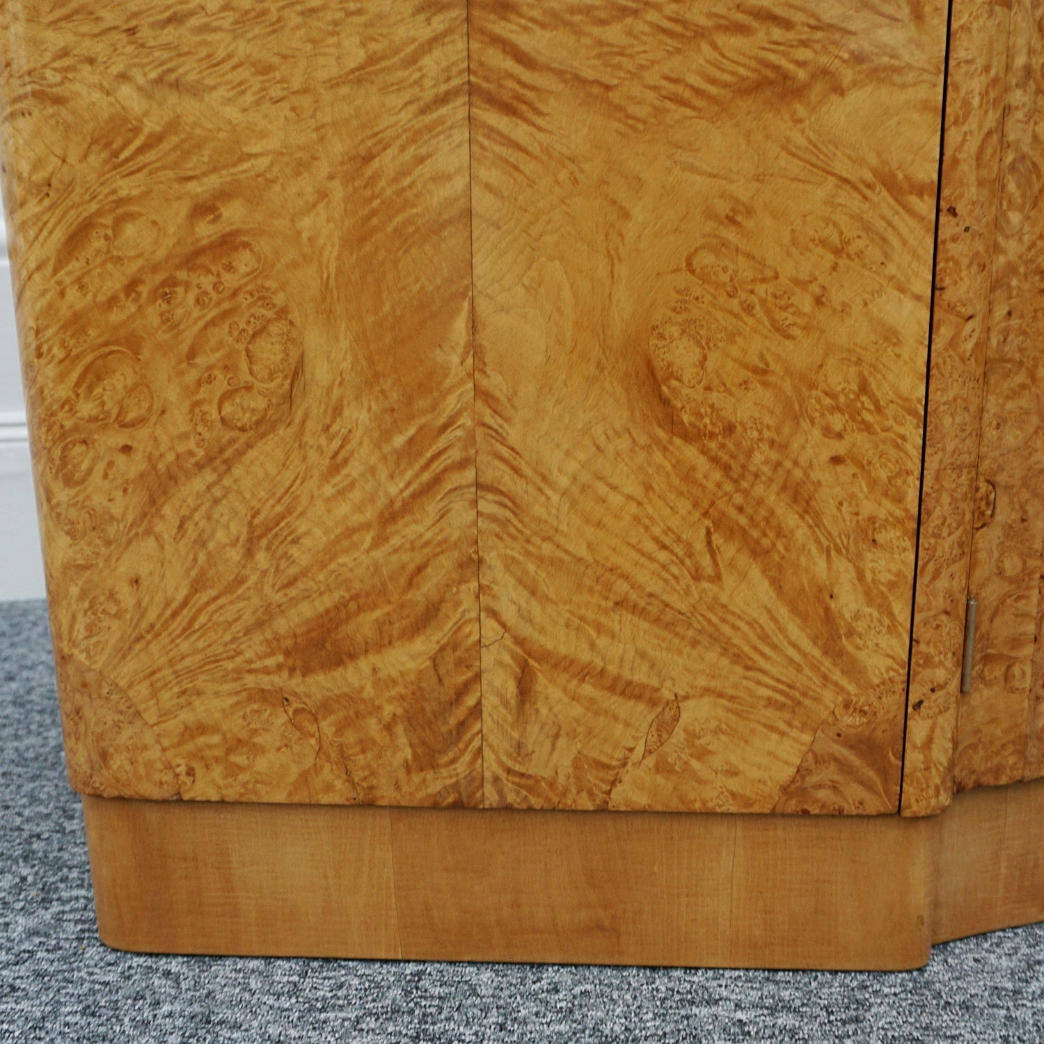 Art Deco Sideboard by Harry & Lou Epstein English Circa 1930 veneered in burr walnut with original bakelite handles. Vintage Art Deco - Jeroen Markies Art Deco