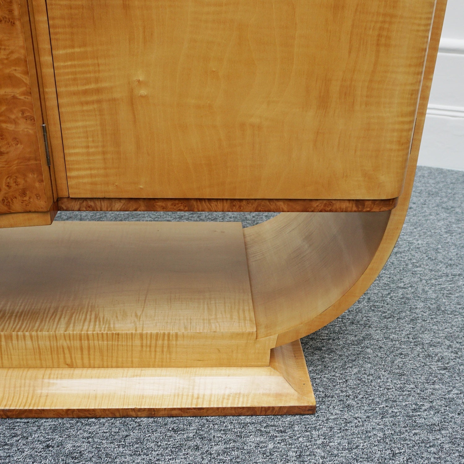 Art Deco Sideboard by Harry & Lou Epstein English, Circa 1935 - Jeroen Markies Art Deco