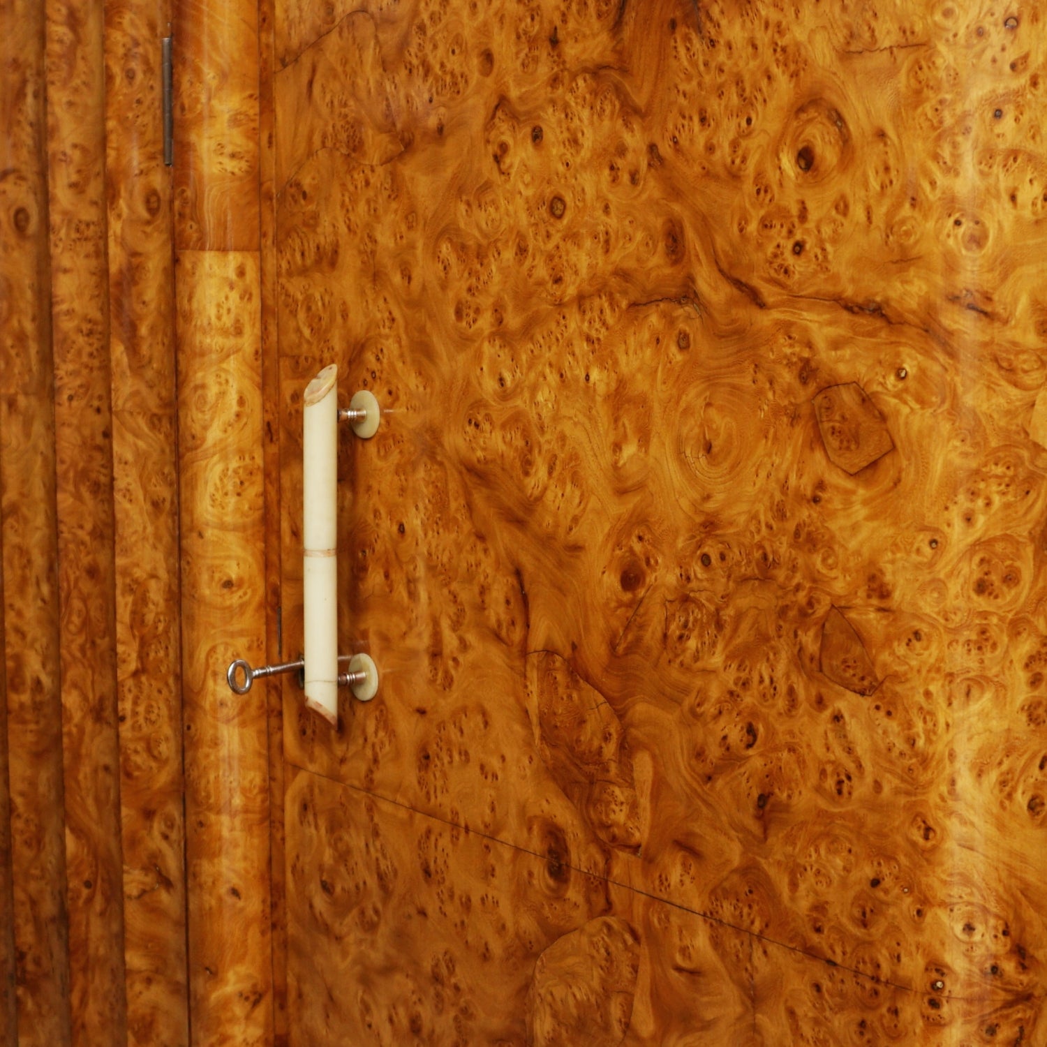 Art Deco Sideboard - Burr Walnut - Harry & Lou Epstein - Jeroen Markies Art Deco