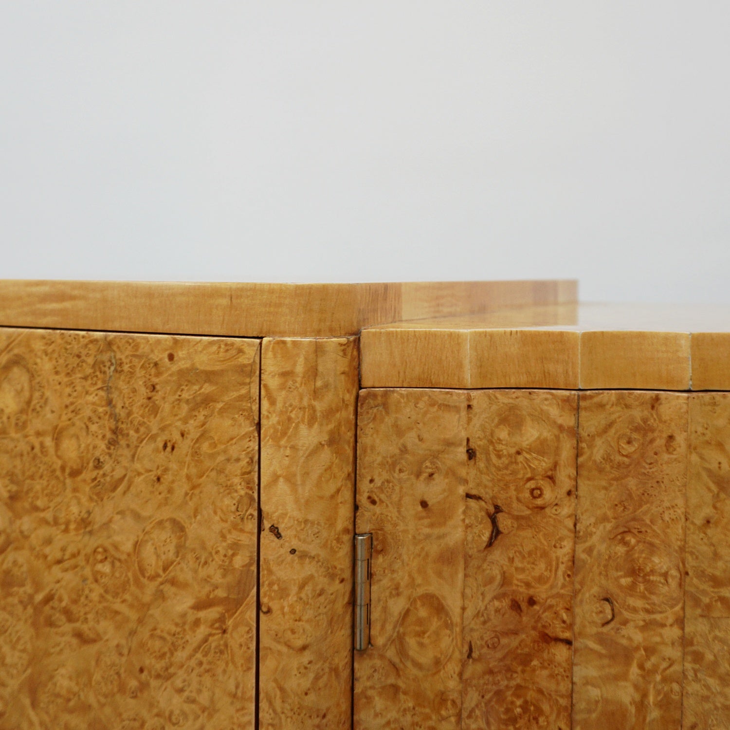 Art Deco Sideboard by Harry & Lou Epstein English Circa 1930 veneered in burr walnut with original bakelite handles. Vintage Art Deco - Jeroen Markies Art Deco