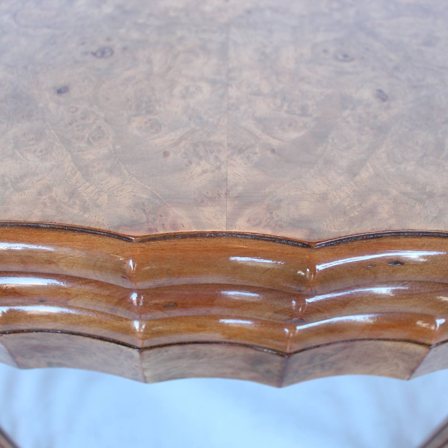 Epstein Art Deco nest of tables in burr walnut circa 1930 at Jeroen Markies