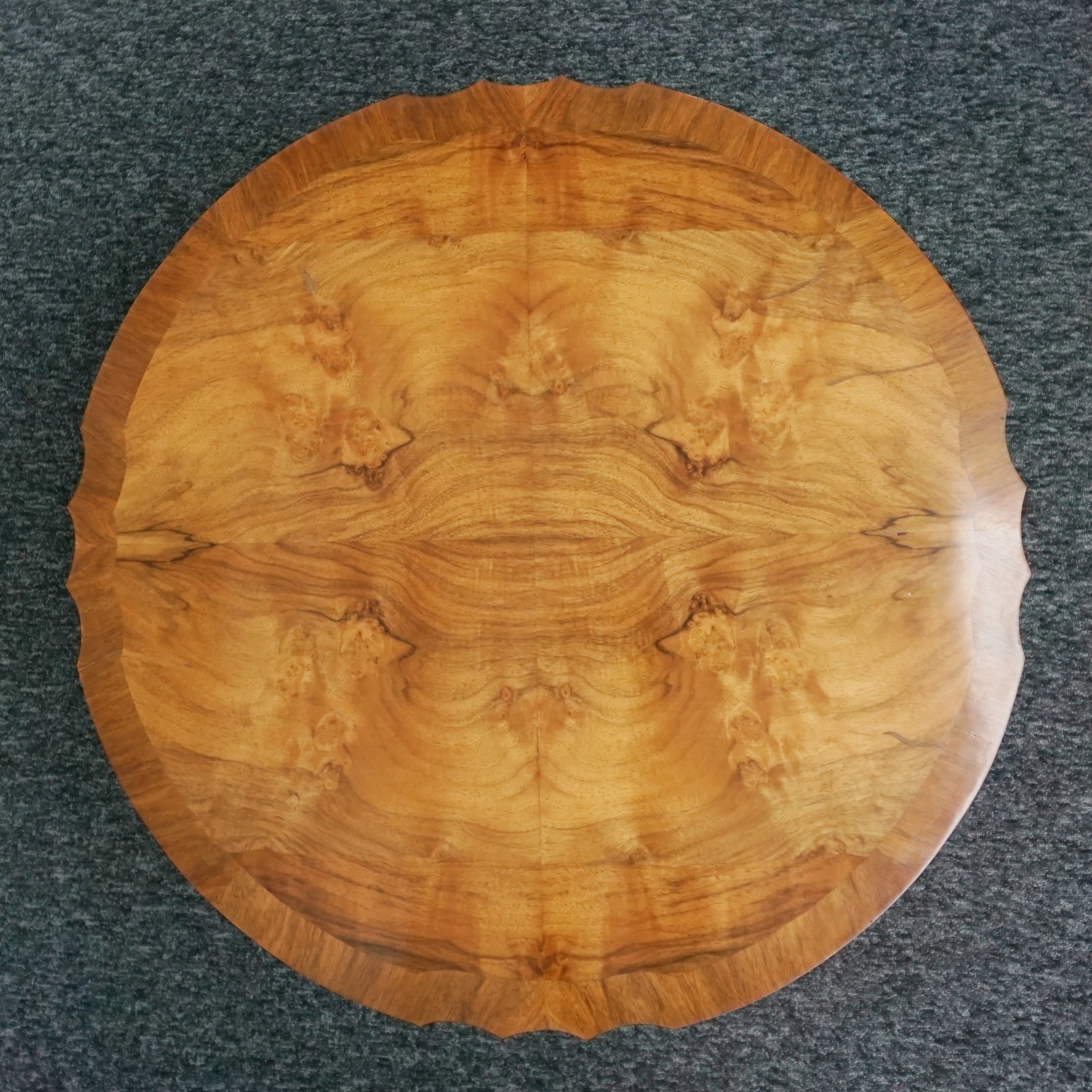 An Art Deco Nest of Tables Burr Walnut Vintage 1930's Furniture Harry & Lou Epstein - Jeroen Markies Art Deco