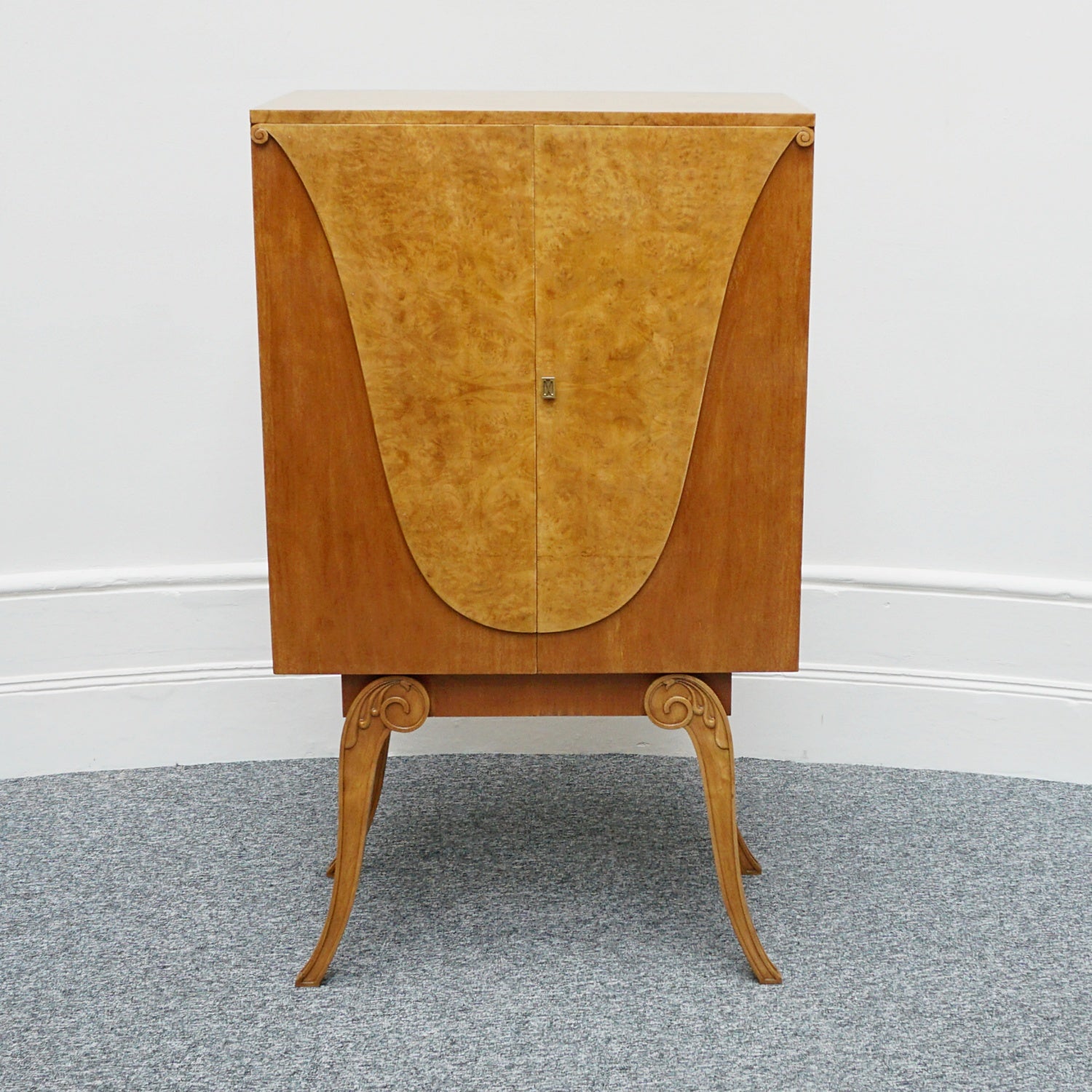 An Original Art Deco Cocktail Cabinet/Drinks Bar by Salamon J Hille Furnire Company - Jeroen Markies Art Deco