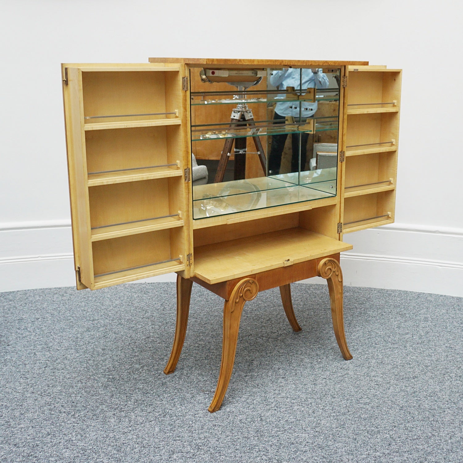 An Original Art Deco Cocktail Cabinet/Drinks Bar by Salamon J Hille Furnire Company - Jeroen Markies Art Deco