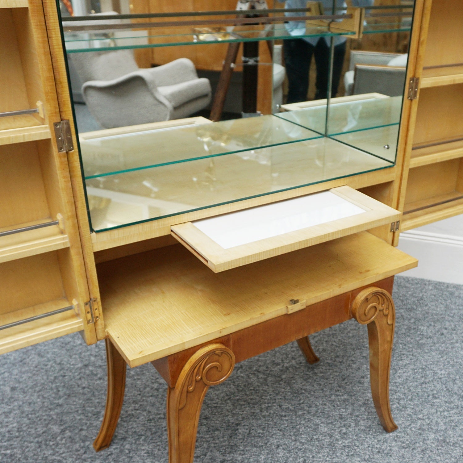 An Original Art Deco Cocktail Cabinet/Drinks Bar by Salamon J Hille Furnire Company - Jeroen Markies Art Deco