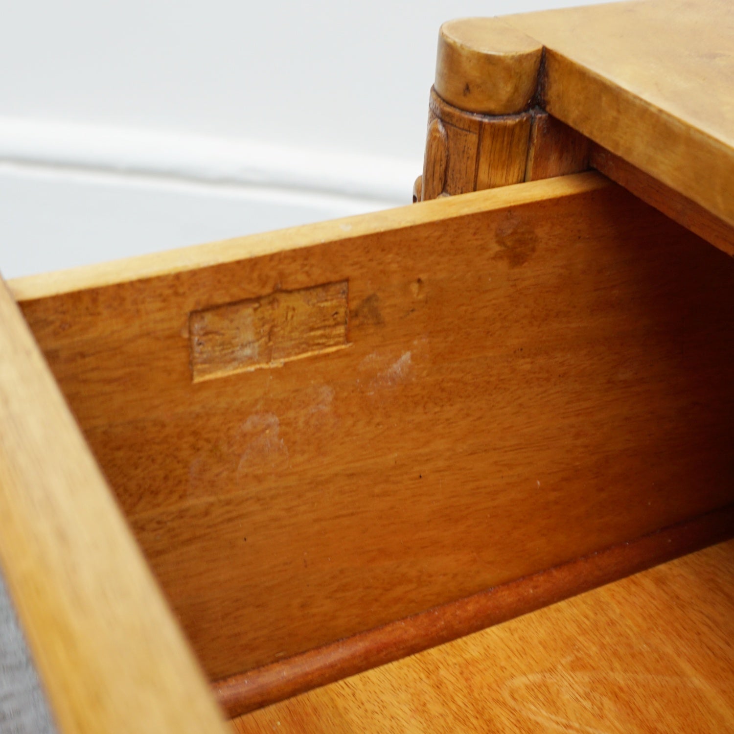 Original Art Deco Vintage Cocktail Cabinet by Salamon Hille Circa 1930 - Jeroen Markies Art Deco