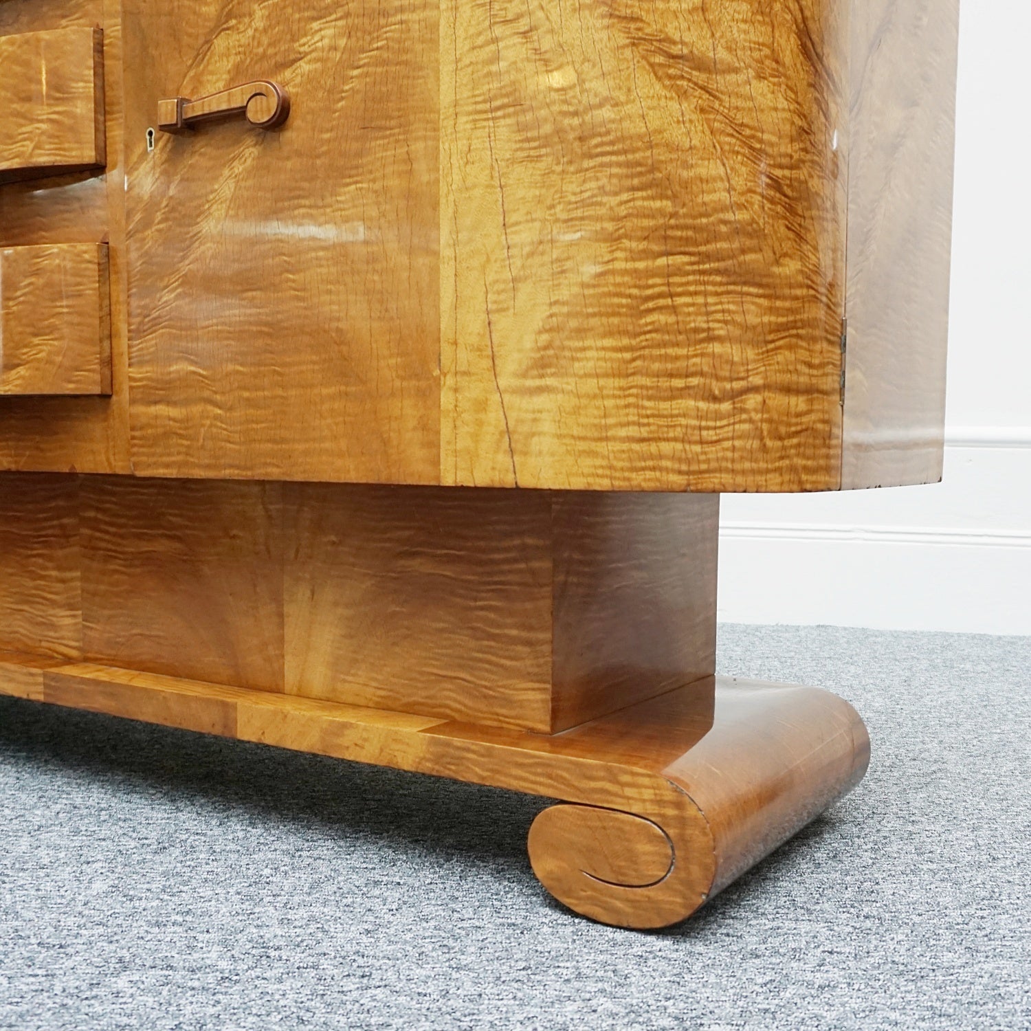 Vintage Original Art Deco Sideboard by Hille - Jeroen Markies Art Deco