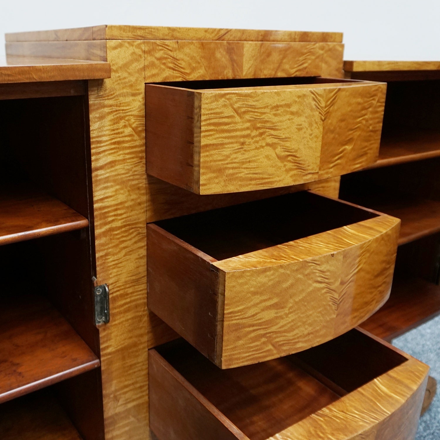 Vintage Original Art Deco Sideboard by Hille - Jeroen Markies Art Deco