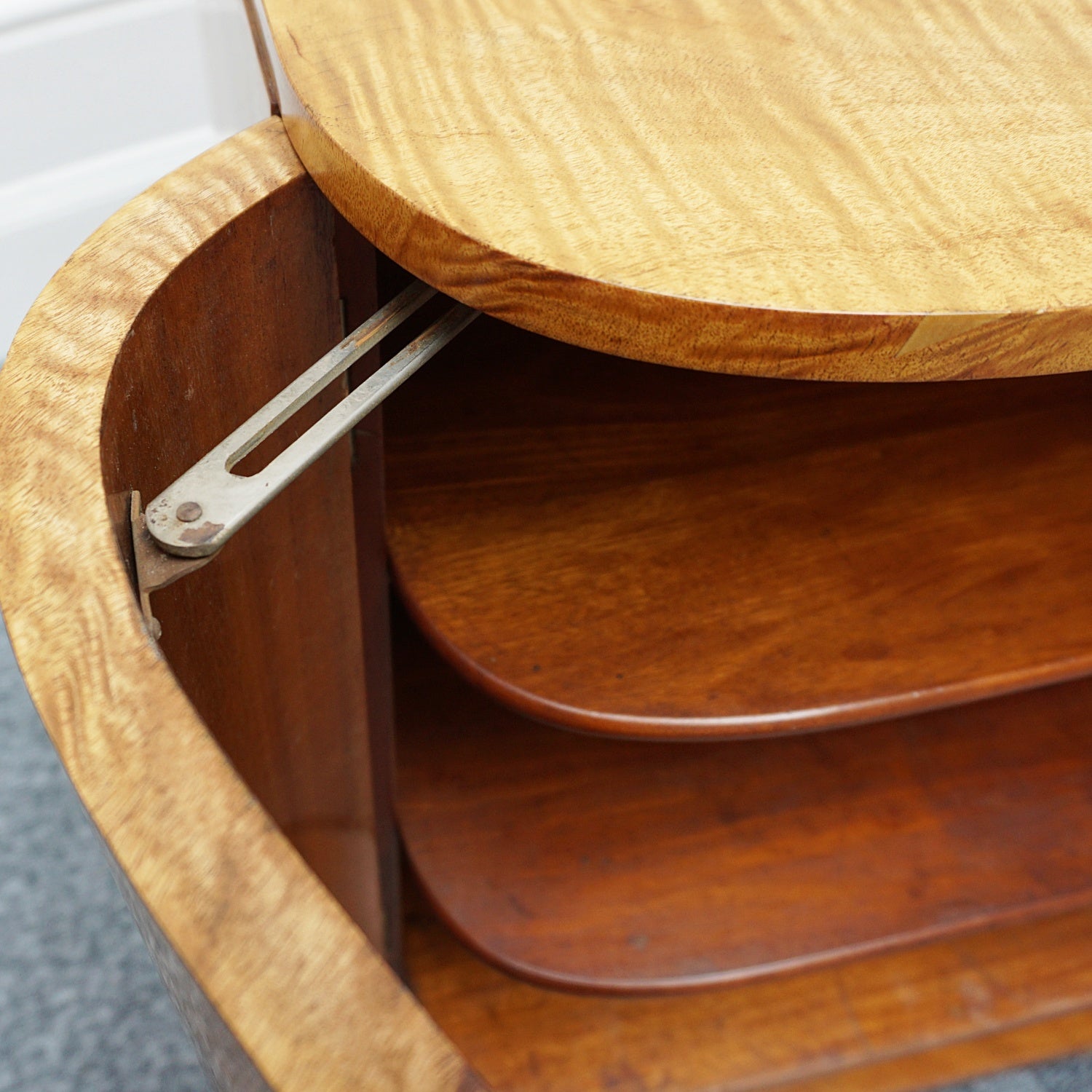 Vintage Original Art Deco Sideboard by Hille - Jeroen Markies Art Deco