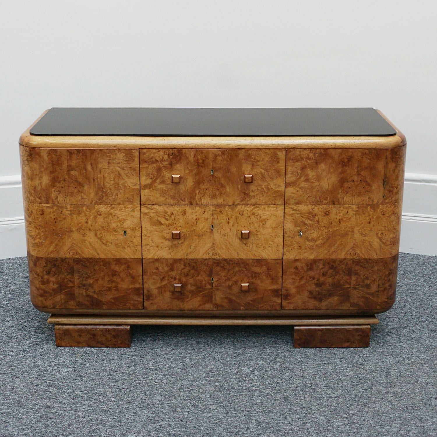 Italian Art Deoc Sideboard by V.Valabrega Torino, Walnut and glass Circa 1930 - Jeroen Markies Art Deco