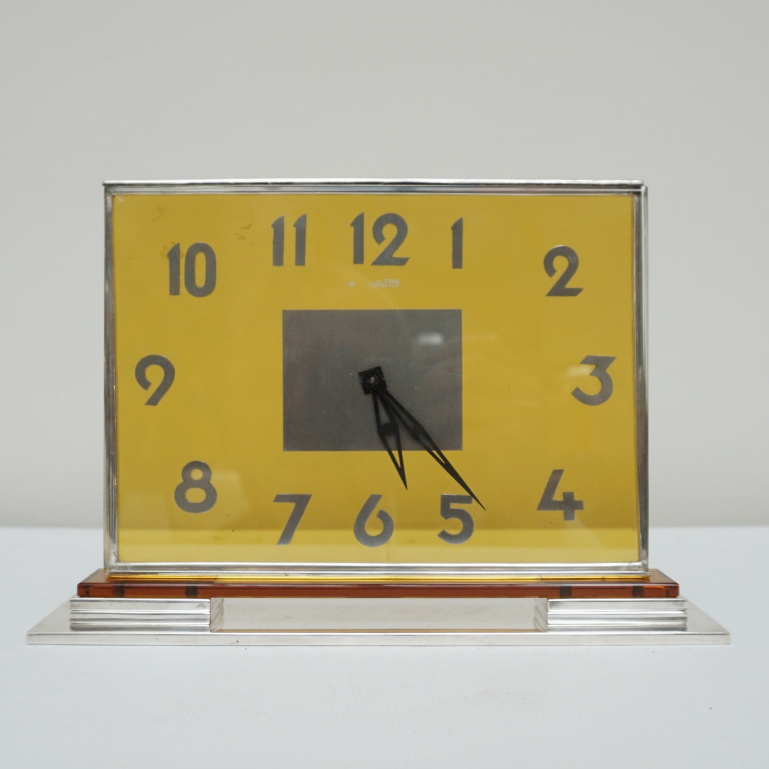 Art Deco Desk Clock by Jaeger-LeCoultre - Jeroen Markies Art Deco