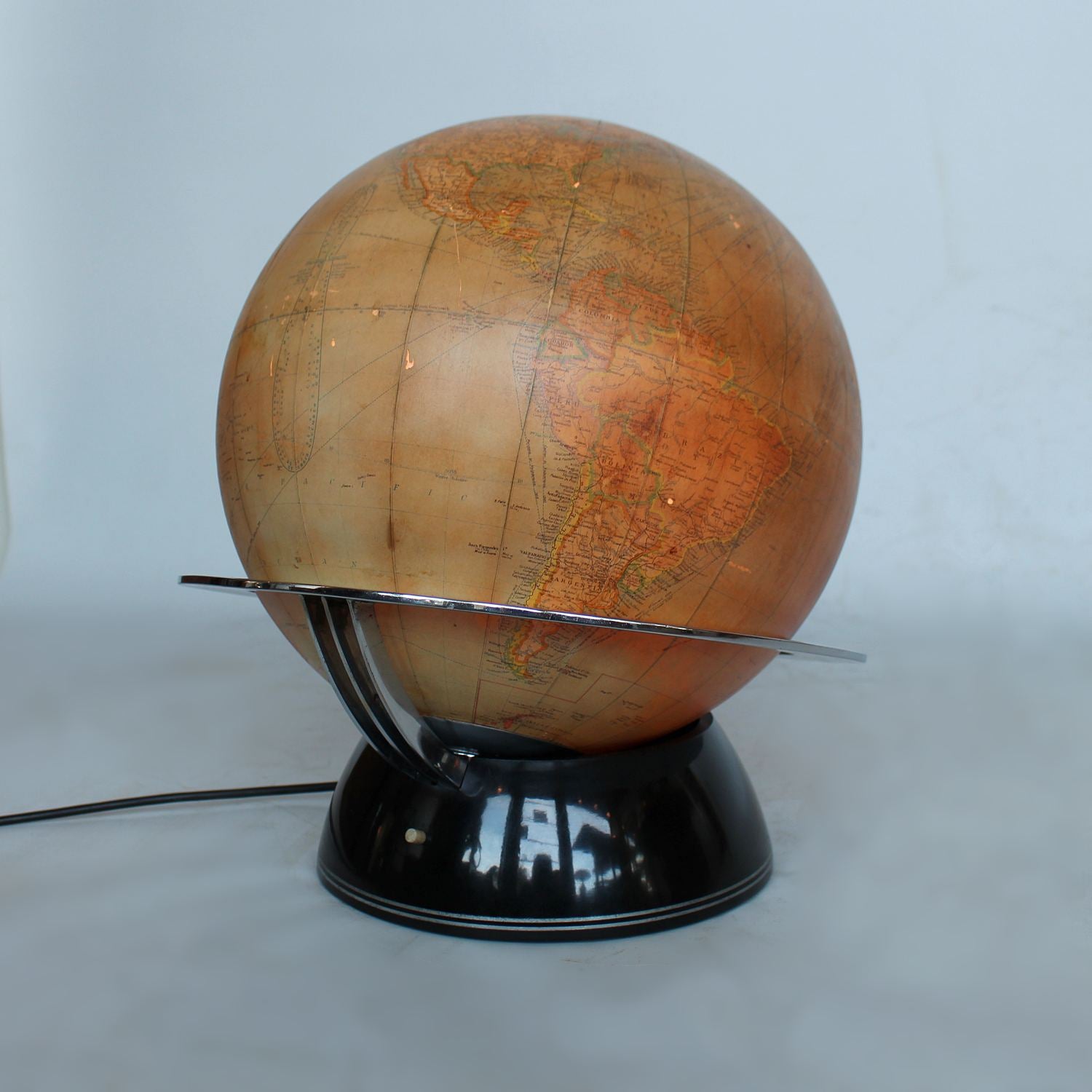 Lucas Art Deco Globe table lamp circa 1935 at Jeroen Markies