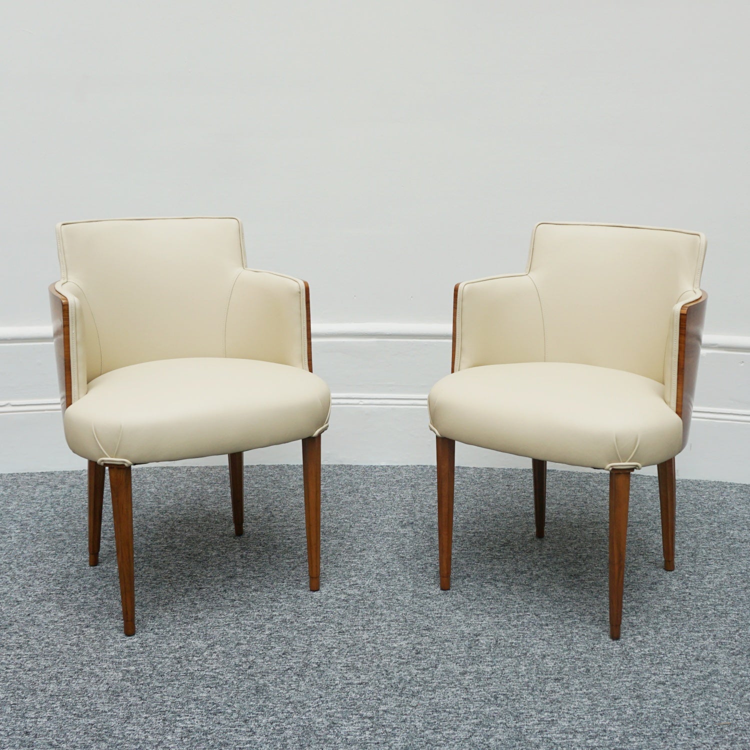 A Pair of Art Deco Side Chairs Walnut and Cream Leather Art Deco - Jeroen Markies Art Deco